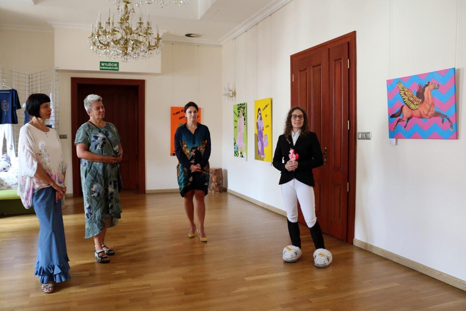 Zdjęcie w galerii na portalu naszraciborz.pl: DYPLOMY 2022 - studenckie obrony na zamku wiadomości z regionu