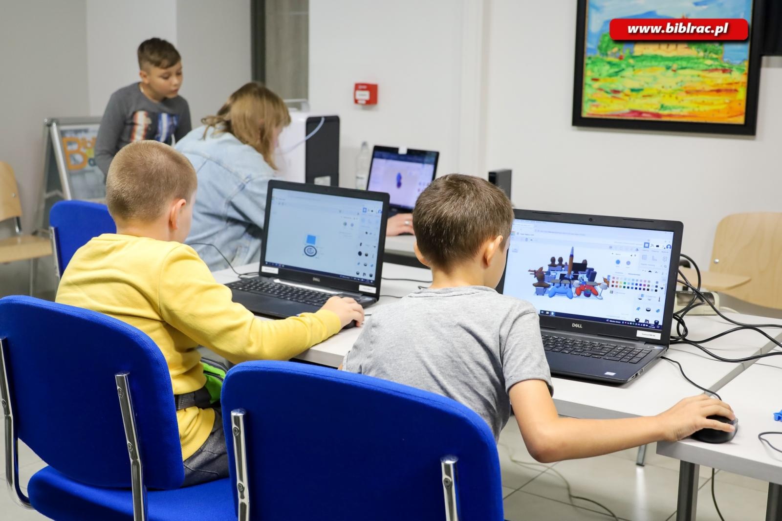 Zdjęcie w galerii na portalu naszraciborz.pl: Warsztaty druku 3D rozpoczęły biblioteczne Wakacje w powiecie wiadomości z regionu