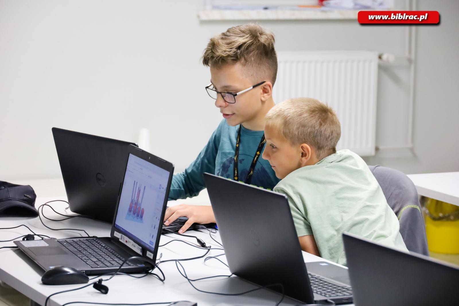Zdjęcie w galerii na portalu naszraciborz.pl: Warsztaty druku 3D rozpoczęły biblioteczne Wakacje w powiecie wiadomości z regionu