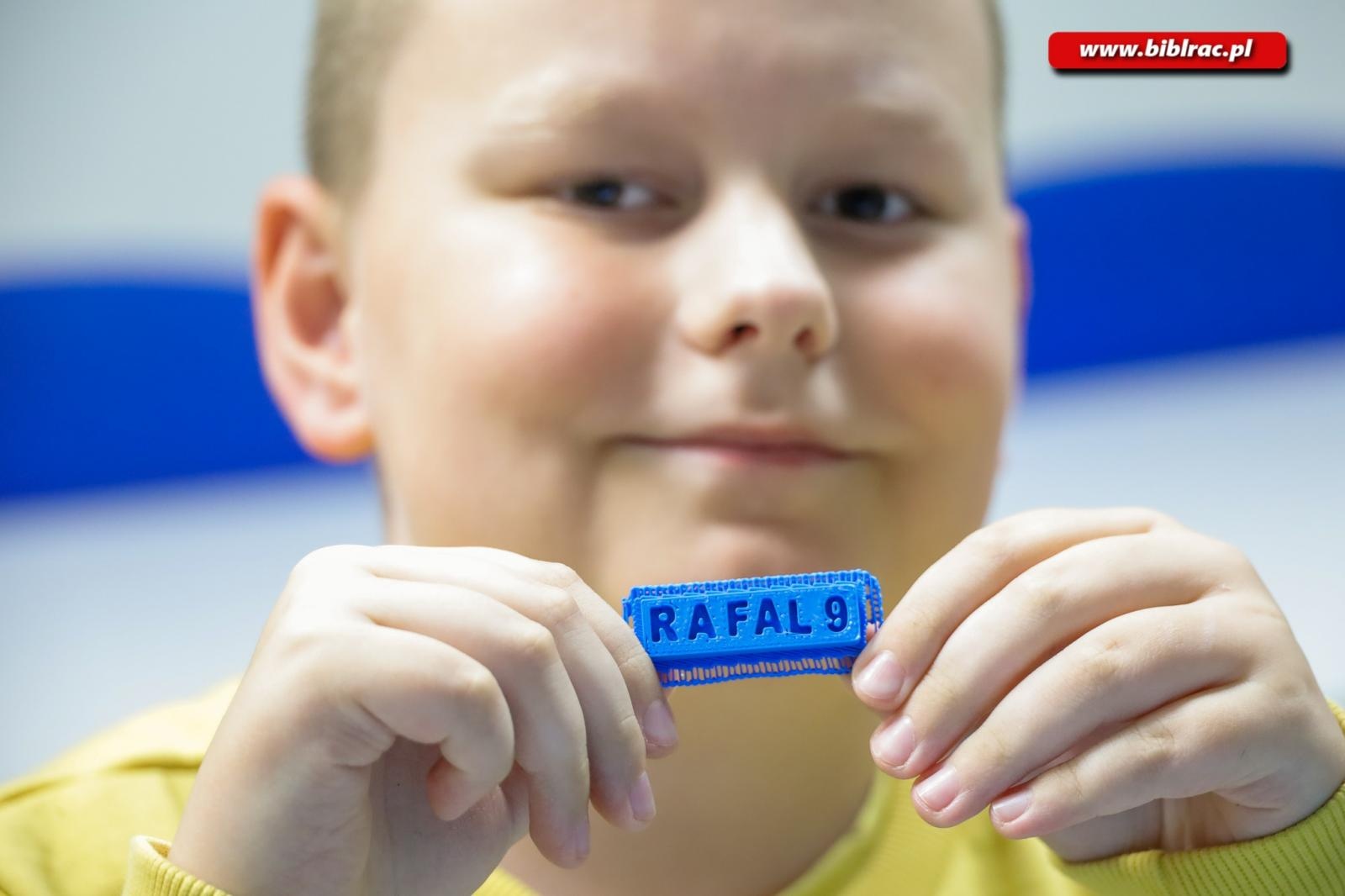 Zdjęcie w galerii na portalu naszraciborz.pl: Warsztaty druku 3D rozpoczęły biblioteczne Wakacje w powiecie wiadomości z regionu