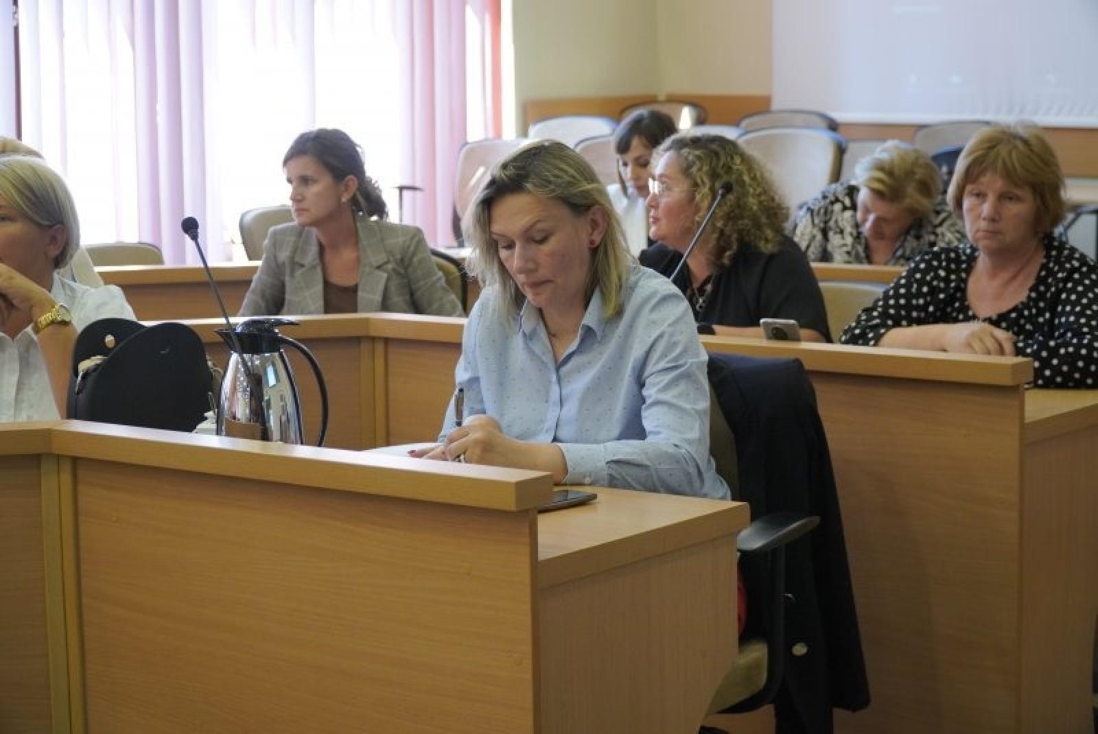 Zdjęcie w galerii na portalu naszraciborz.pl: O strategii rozwoju usług społecznych w raciborskim magistracie wiadomości z regionu