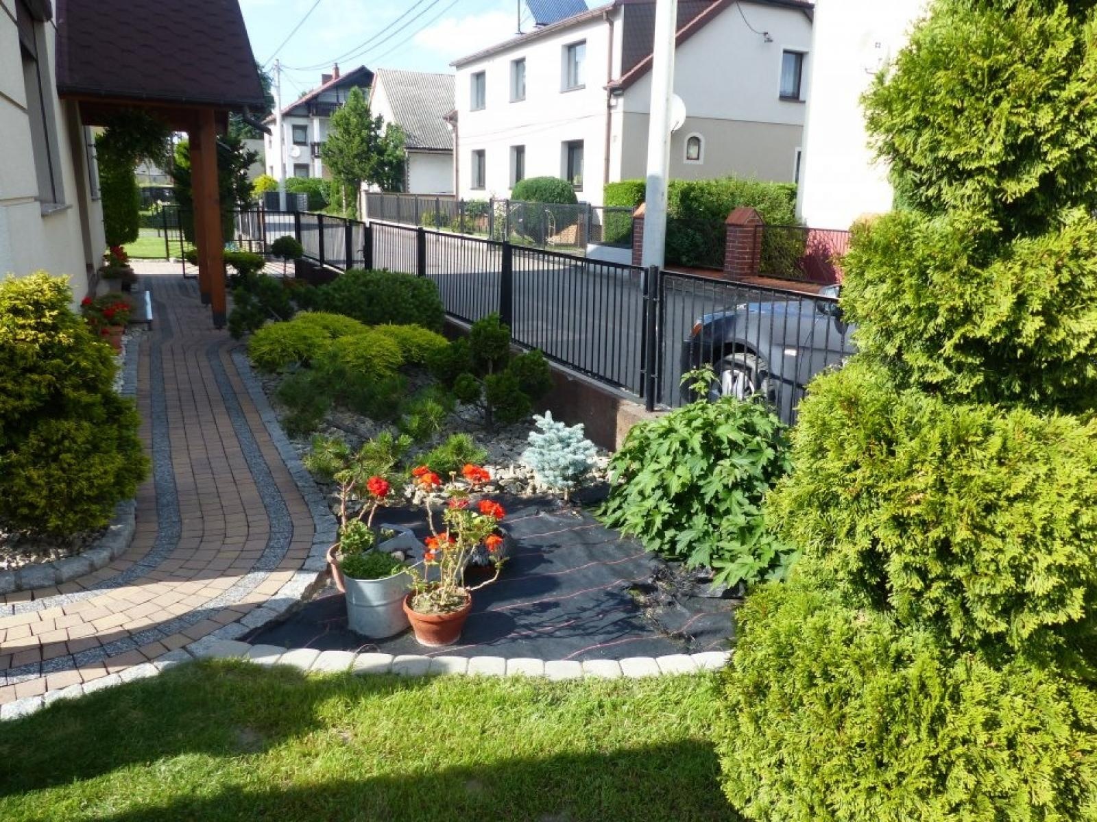 Zdjęcie w galerii na portalu naszraciborz.pl: Najładniejsze ogrody sołectwa Moravia w Krzanowicach w TVP wiadomości z regionu