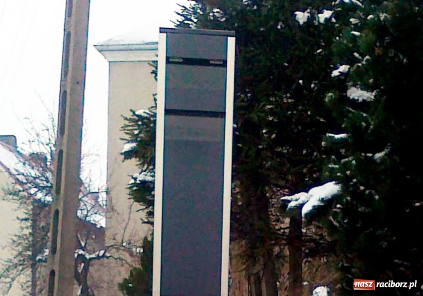 Zdjęcie w galerii na portalu naszraciborz.pl: Fotoradar jak kolumna z wieży stereo wiadomości z regionu