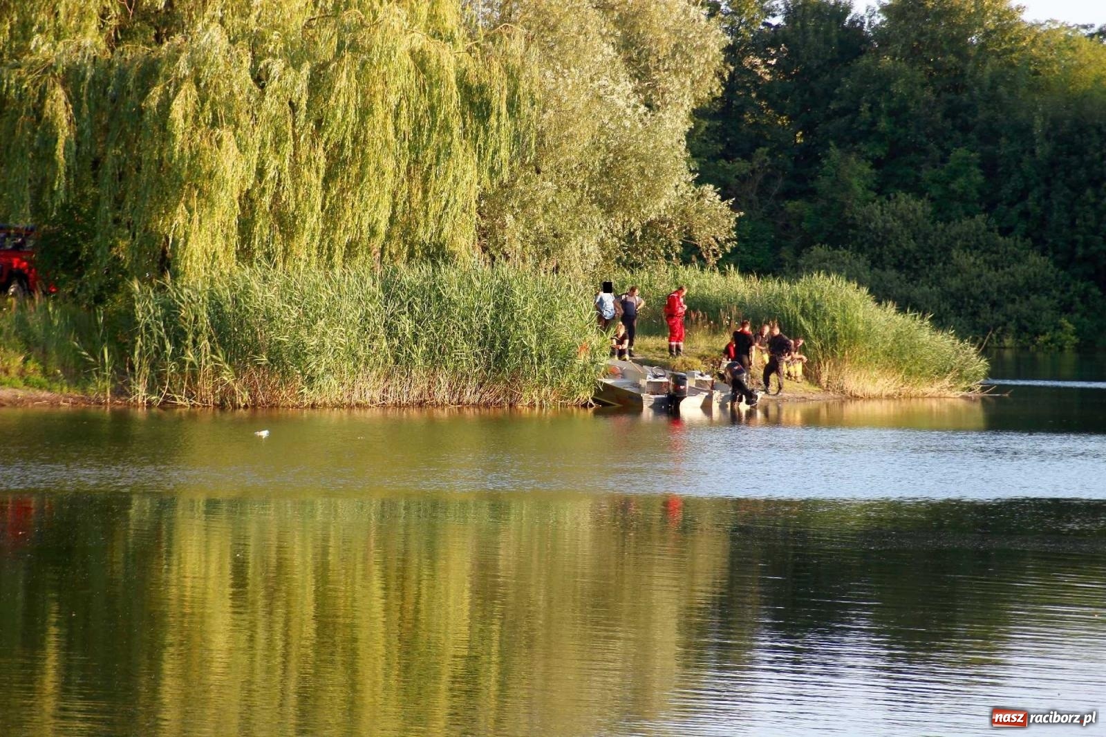 Zdjęcie w galerii na portalu naszraciborz.pl: Czwarta ofiara żwirowni w tym roku. Strażacy szukają ciała 39-latka [FOTO] wiadomości z regionu