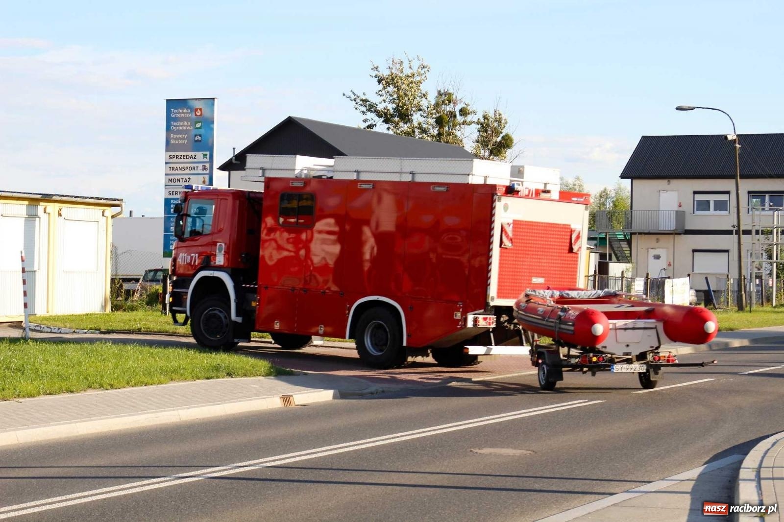 Zdjęcie w galerii na portalu naszraciborz.pl: Czwarta ofiara żwirowni w tym roku. Strażacy szukają ciała 39-latka [FOTO] wiadomości z regionu