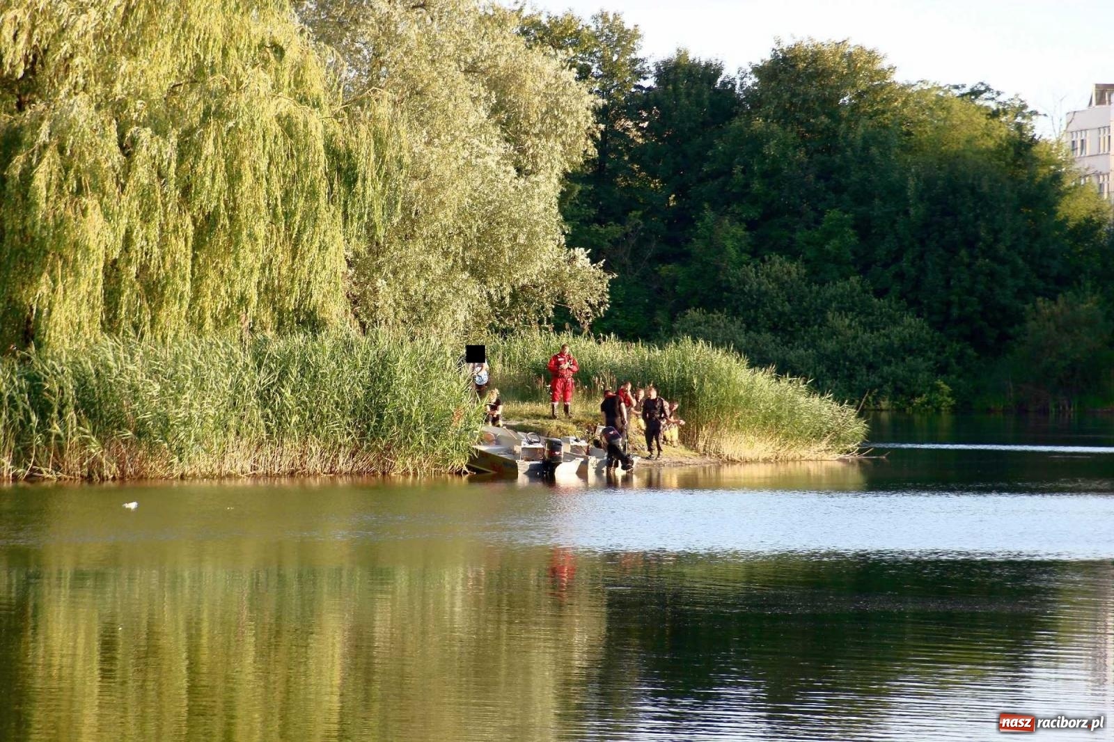 Zdjęcie w galerii na portalu naszraciborz.pl: Czwarta ofiara żwirowni w tym roku. Strażacy szukają ciała 39-latka [FOTO] wiadomości z regionu