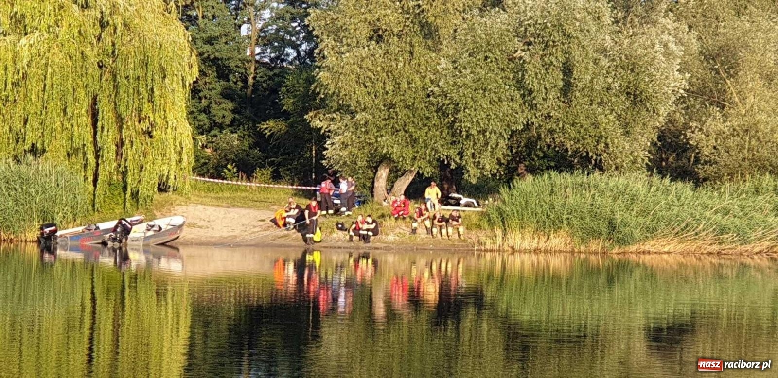 Zdjęcie w galerii na portalu naszraciborz.pl: Czwarta ofiara żwirowni w tym roku. Strażacy szukają ciała 39-latka [FOTO] wiadomości z regionu