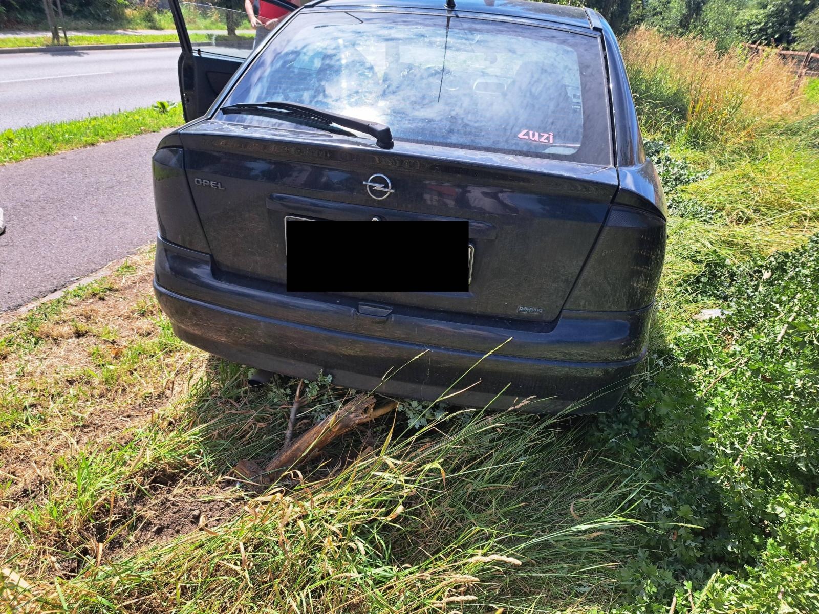 Zdjęcie w galerii na portalu naszraciborz.pl: Mitsubishi i opel rozbite na skrzyżowaniu przy więzieniu wiadomości z regionu