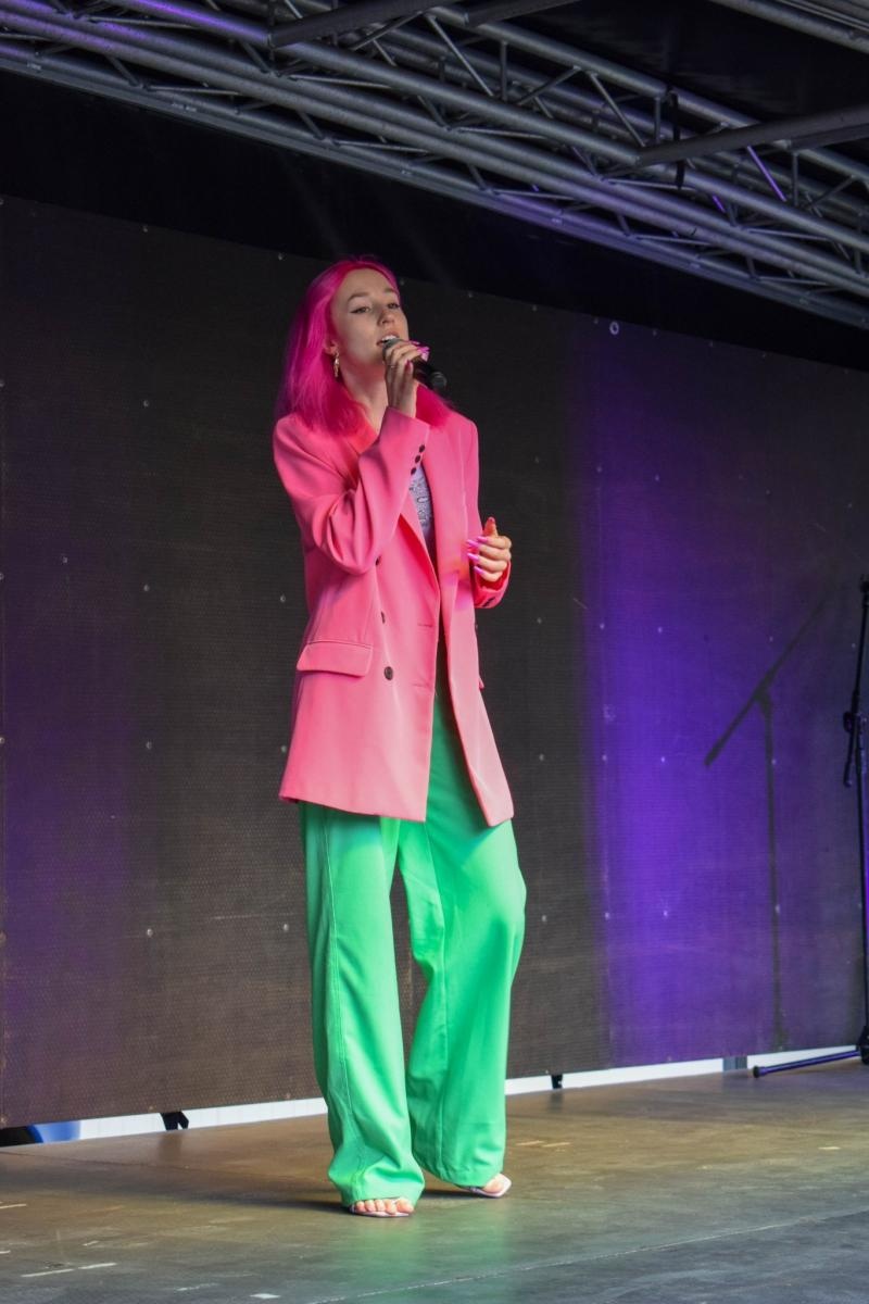 Zdjęcie w galerii na portalu naszraciborz.pl: Fergie pokochała Rudy. Księżna Yorku na herbatce w starym opactwie wiadomości z regionu