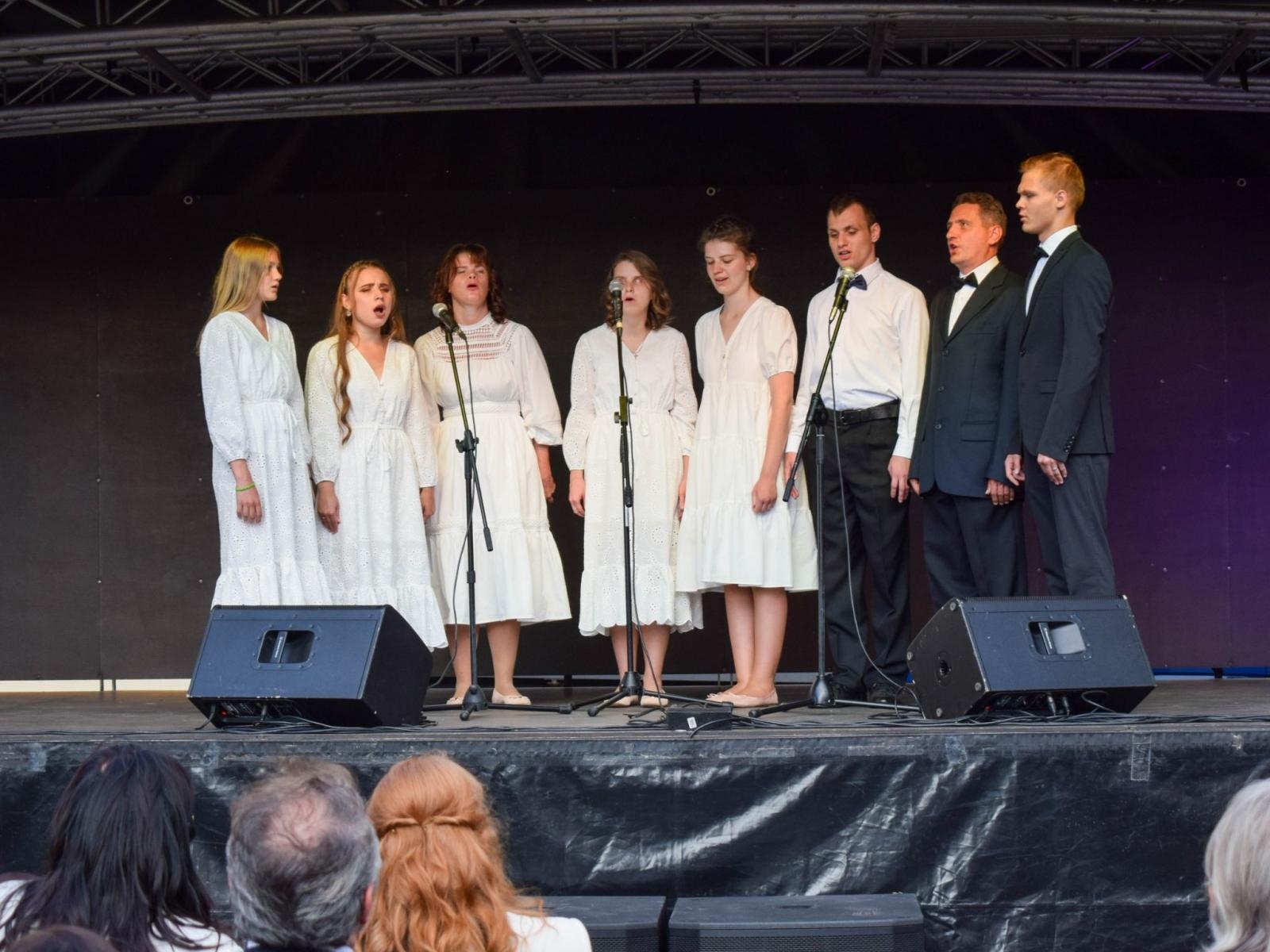 Zdjęcie w galerii na portalu naszraciborz.pl: Fergie pokochała Rudy. Księżna Yorku na herbatce w starym opactwie wiadomości z regionu