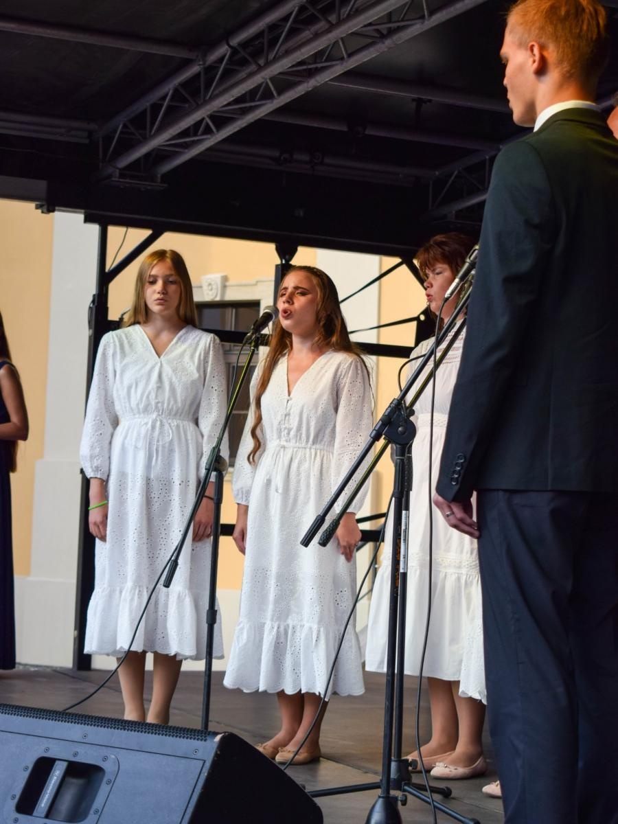 Zdjęcie w galerii na portalu naszraciborz.pl: Fergie pokochała Rudy. Księżna Yorku na herbatce w starym opactwie wiadomości z regionu