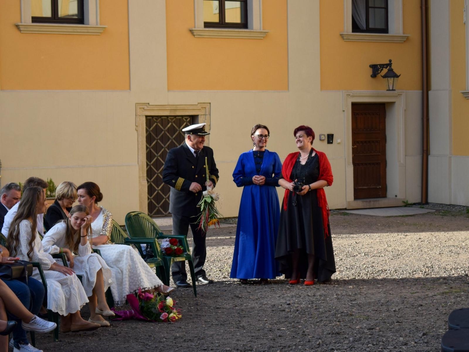 Zdjęcie w galerii na portalu naszraciborz.pl: Fergie pokochała Rudy. Księżna Yorku na herbatce w starym opactwie wiadomości z regionu