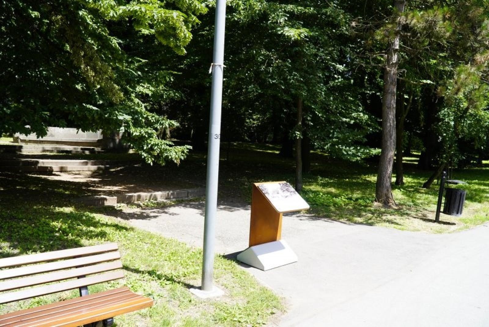 Zdjęcie w galerii na portalu naszraciborz.pl: Racibórz Retro: więcej tablic odkrywa przeszłość miasta wiadomości z regionu