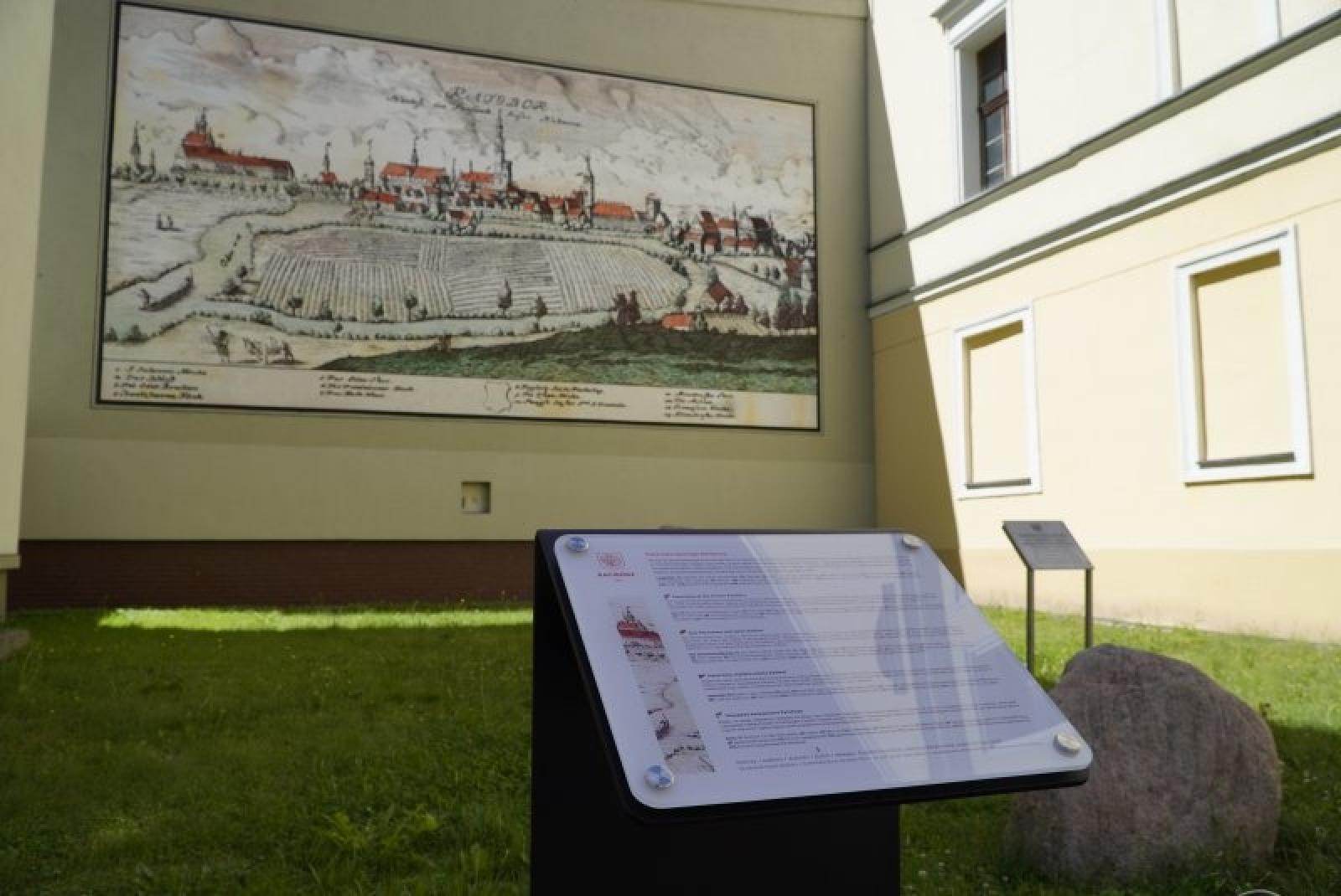 Zdjęcie w galerii na portalu naszraciborz.pl: Racibórz Retro: więcej tablic odkrywa przeszłość miasta wiadomości z regionu