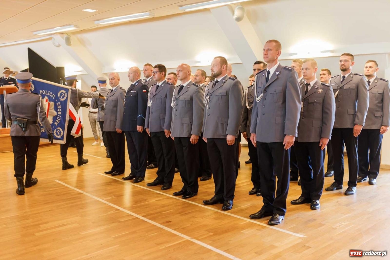 Zdjęcie w galerii na portalu naszraciborz.pl: Święto Policji w raciborskim garnizonie. Na zamku wręczono mianowania na wyższe stopnie wiadomości z regionu