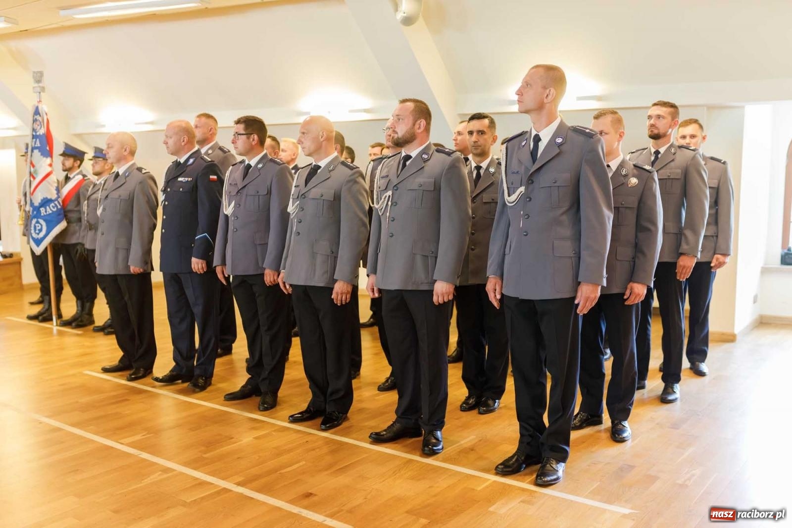 Zdjęcie w galerii na portalu naszraciborz.pl: Święto Policji w raciborskim garnizonie. Na zamku wręczono mianowania na wyższe stopnie wiadomości z regionu