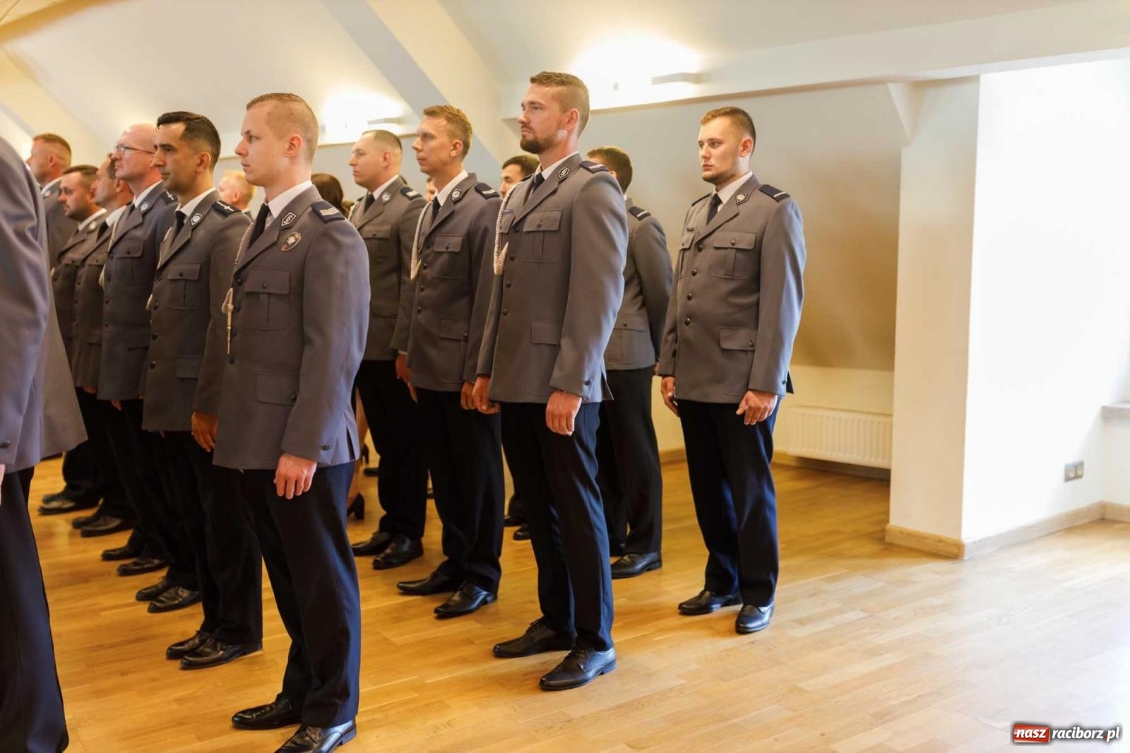 Zdjęcie w galerii na portalu naszraciborz.pl: Święto Policji w raciborskim garnizonie. Na zamku wręczono mianowania na wyższe stopnie wiadomości z regionu