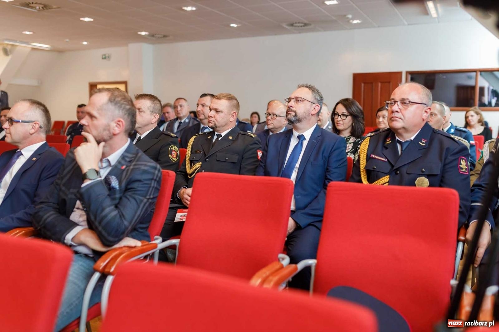 Zdjęcie w galerii na portalu naszraciborz.pl: Święto Policji w raciborskim garnizonie. Na zamku wręczono mianowania na wyższe stopnie wiadomości z regionu