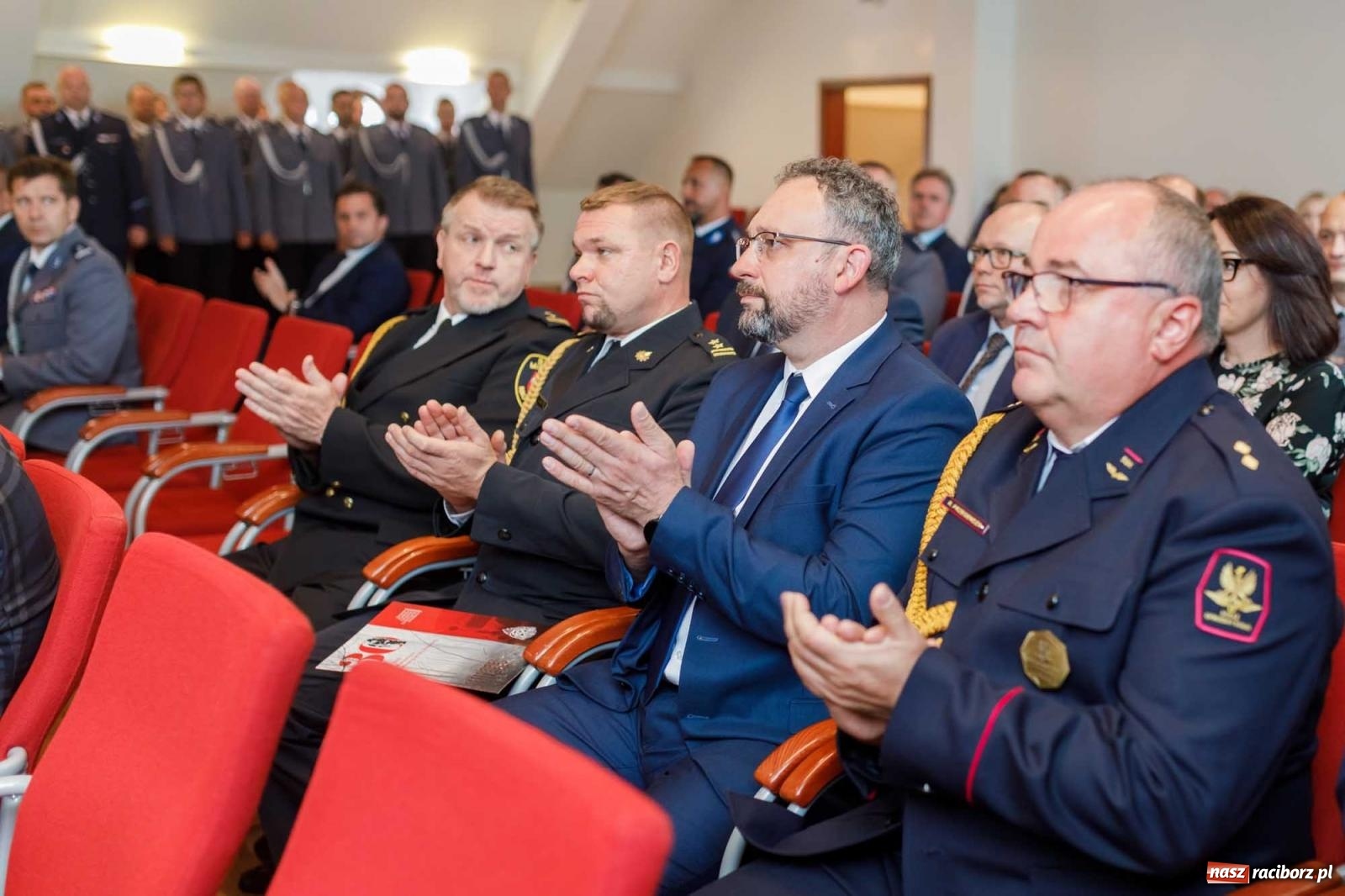 Zdjęcie w galerii na portalu naszraciborz.pl: Święto Policji w raciborskim garnizonie. Na zamku wręczono mianowania na wyższe stopnie wiadomości z regionu