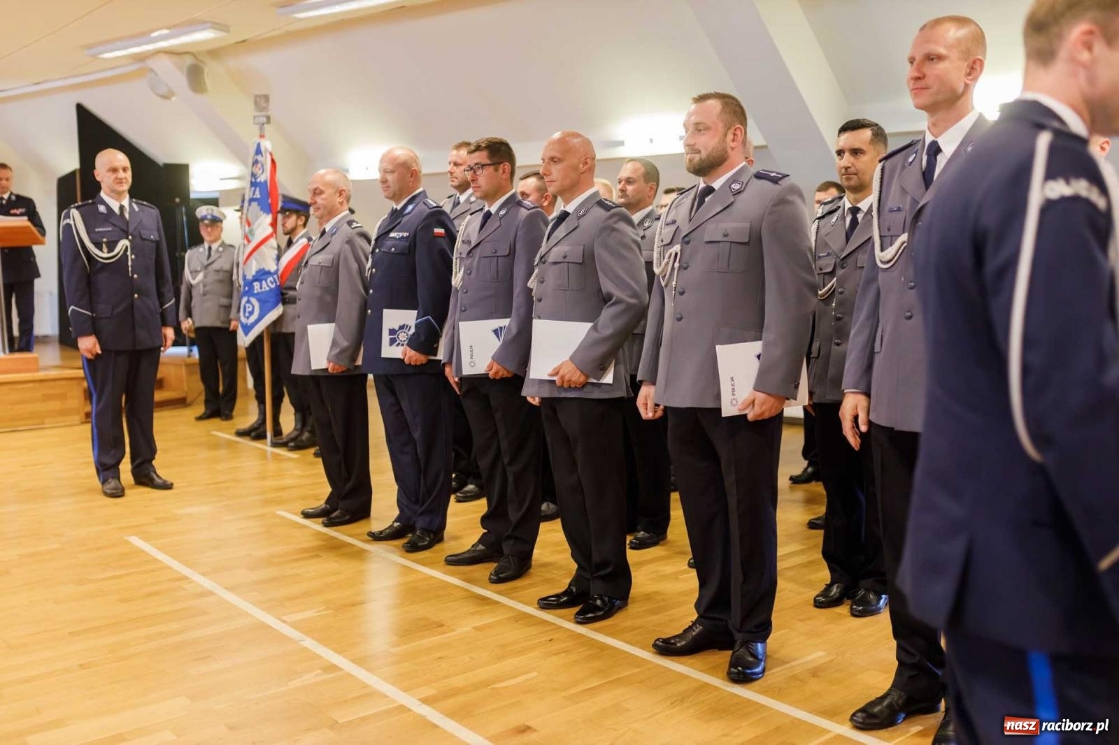 Zdjęcie w galerii na portalu naszraciborz.pl: Święto Policji w raciborskim garnizonie. Na zamku wręczono mianowania na wyższe stopnie wiadomości z regionu