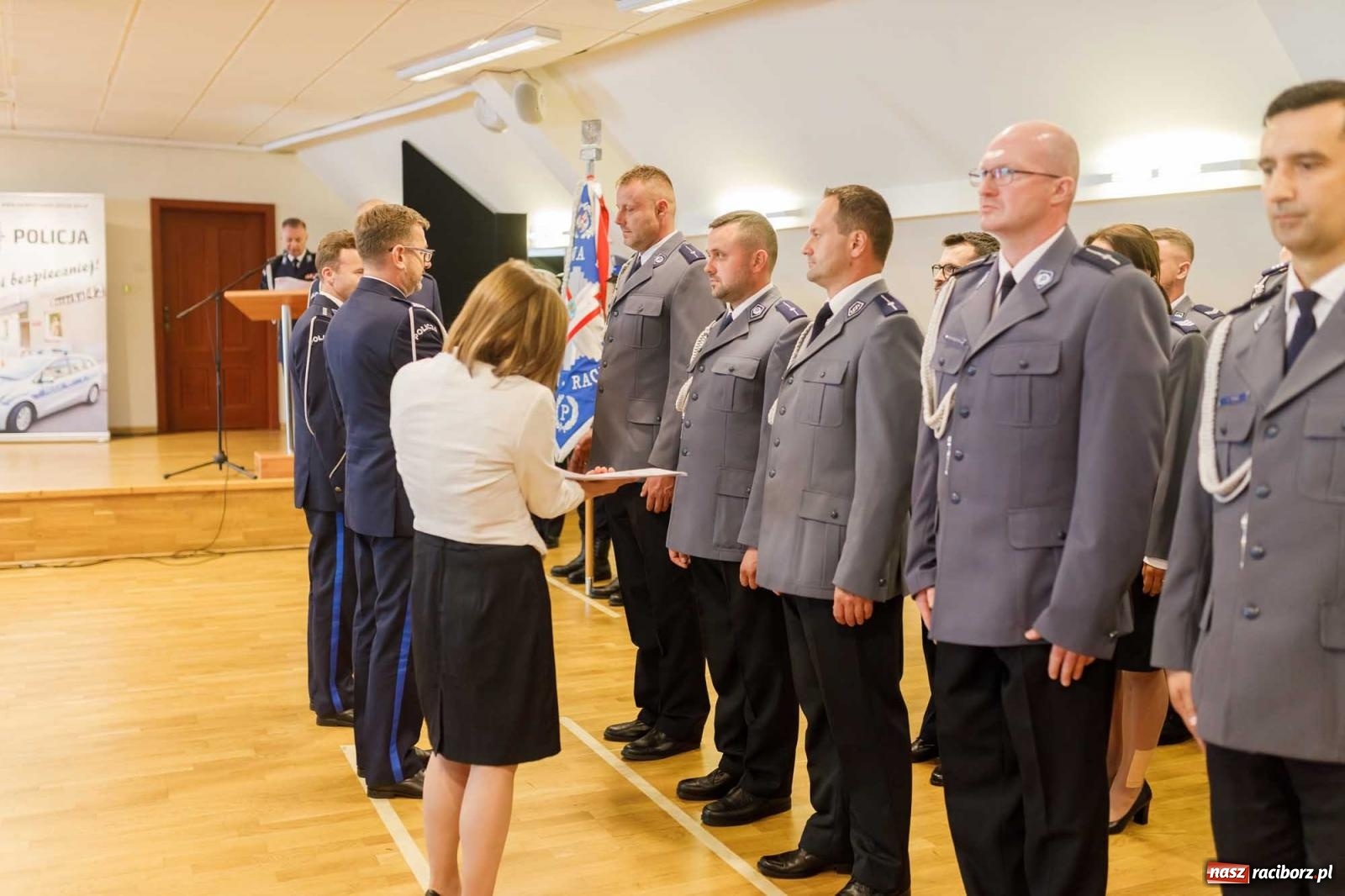 Zdjęcie w galerii na portalu naszraciborz.pl: Święto Policji w raciborskim garnizonie. Na zamku wręczono mianowania na wyższe stopnie wiadomości z regionu