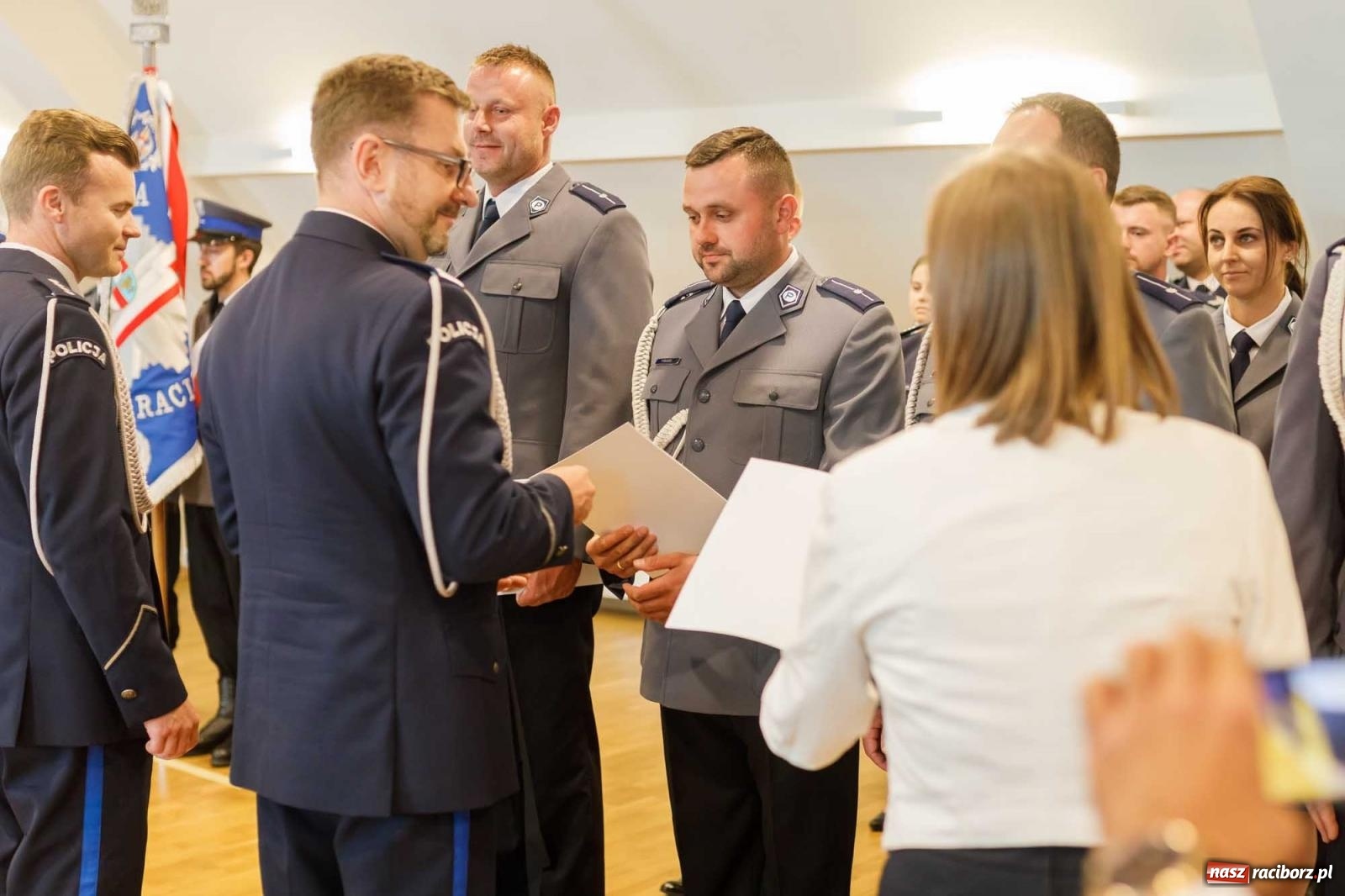 Zdjęcie w galerii na portalu naszraciborz.pl: Święto Policji w raciborskim garnizonie. Na zamku wręczono mianowania na wyższe stopnie wiadomości z regionu