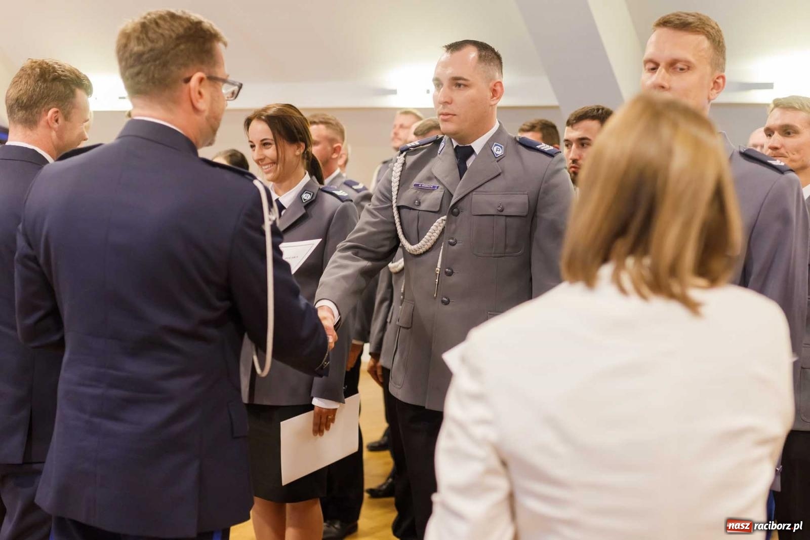 Zdjęcie w galerii na portalu naszraciborz.pl: Święto Policji w raciborskim garnizonie. Na zamku wręczono mianowania na wyższe stopnie wiadomości z regionu