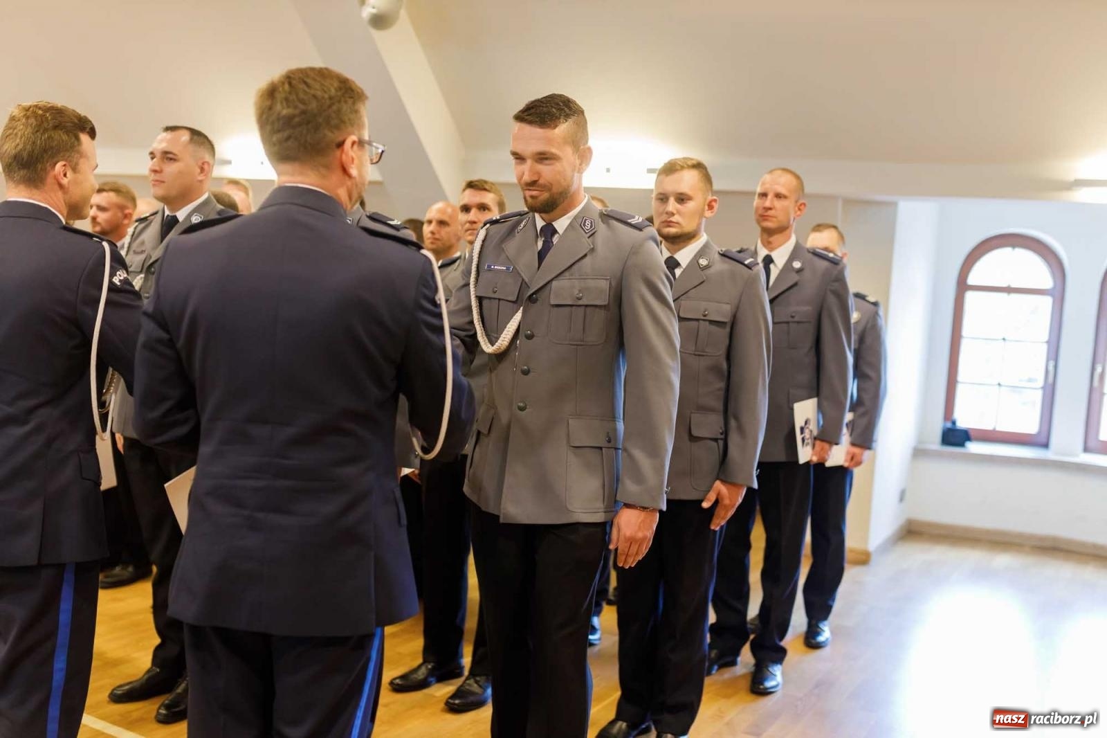 Zdjęcie w galerii na portalu naszraciborz.pl: Święto Policji w raciborskim garnizonie. Na zamku wręczono mianowania na wyższe stopnie wiadomości z regionu