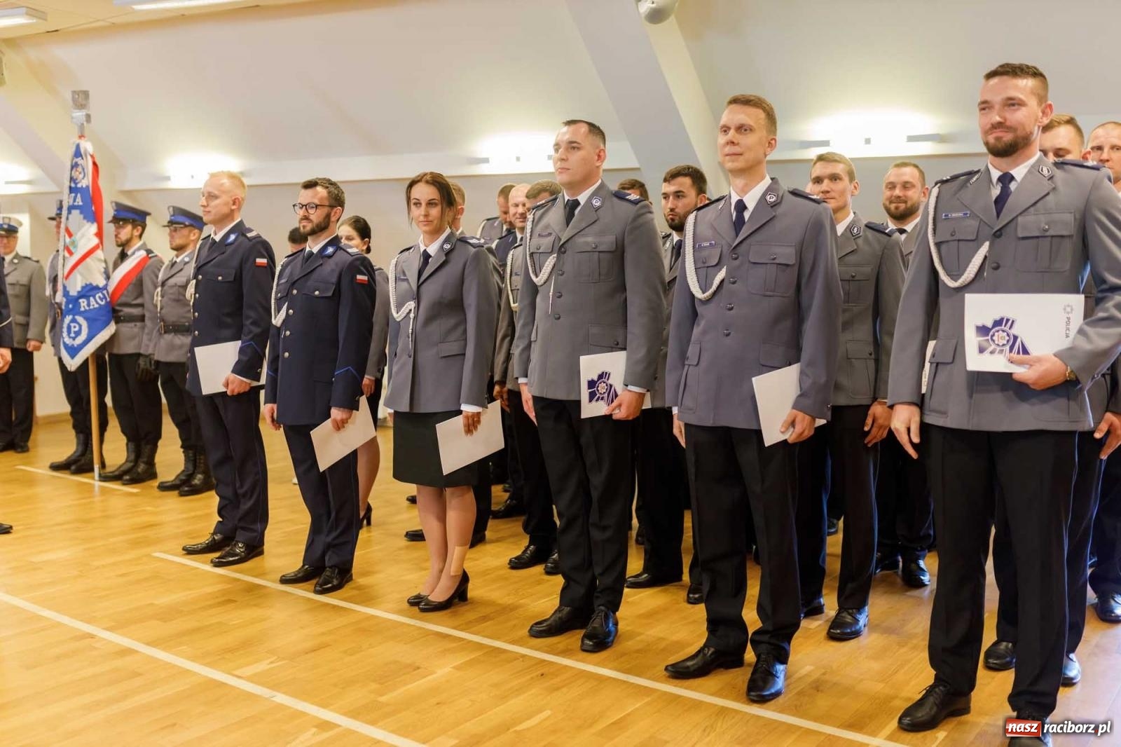 Zdjęcie w galerii na portalu naszraciborz.pl: Święto Policji w raciborskim garnizonie. Na zamku wręczono mianowania na wyższe stopnie wiadomości z regionu