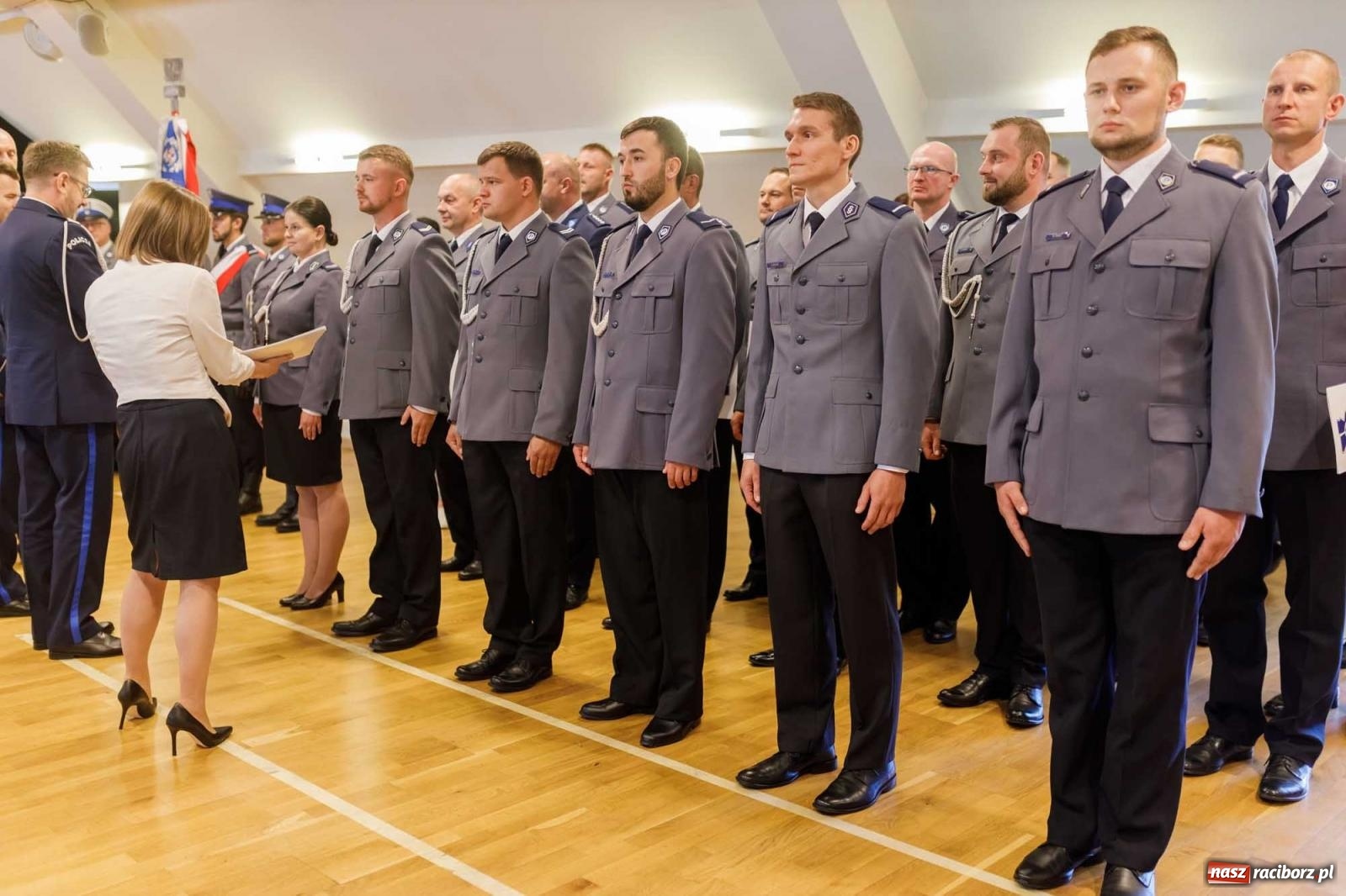 Zdjęcie w galerii na portalu naszraciborz.pl: Święto Policji w raciborskim garnizonie. Na zamku wręczono mianowania na wyższe stopnie wiadomości z regionu