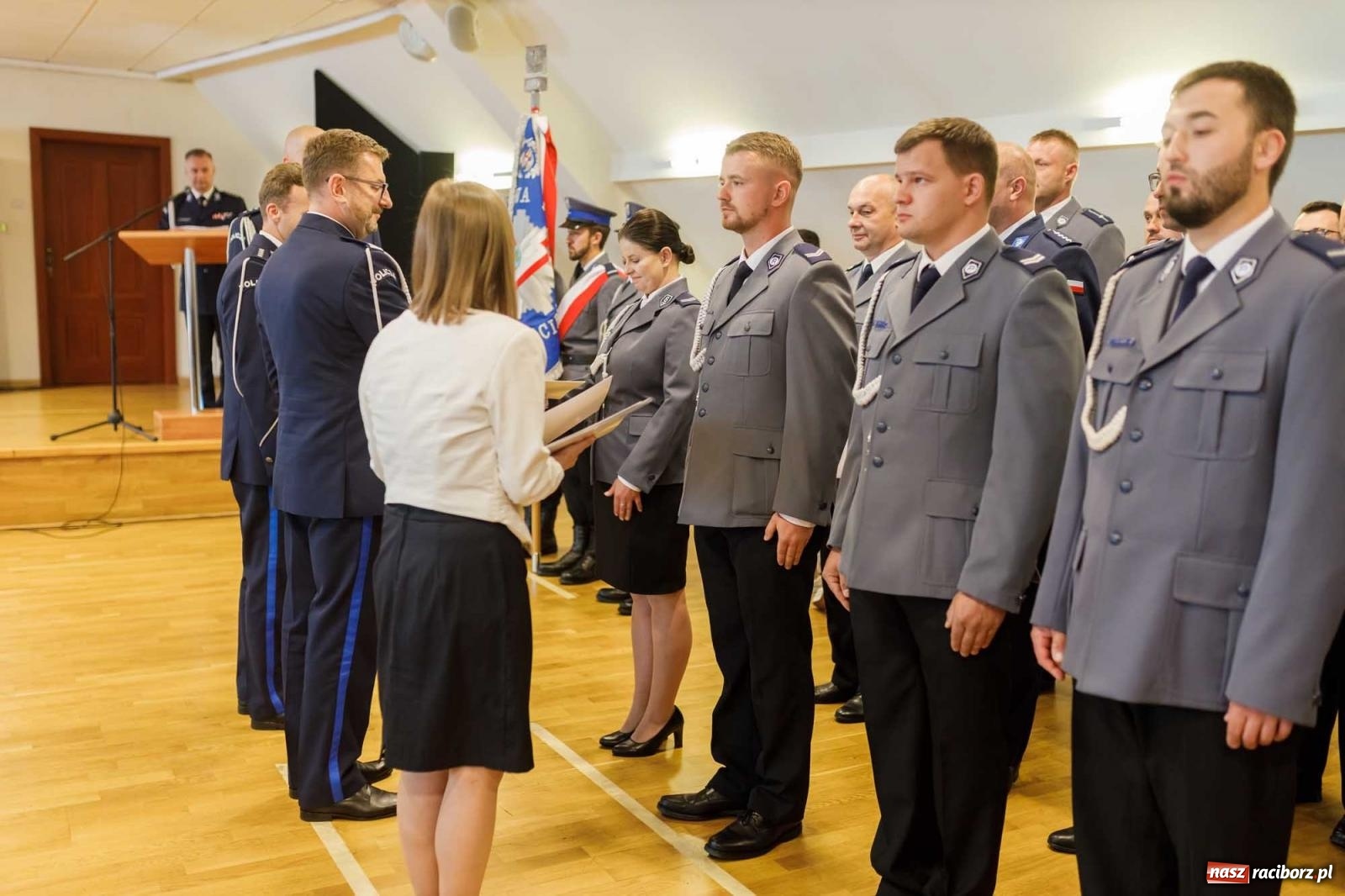 Zdjęcie w galerii na portalu naszraciborz.pl: Święto Policji w raciborskim garnizonie. Na zamku wręczono mianowania na wyższe stopnie wiadomości z regionu