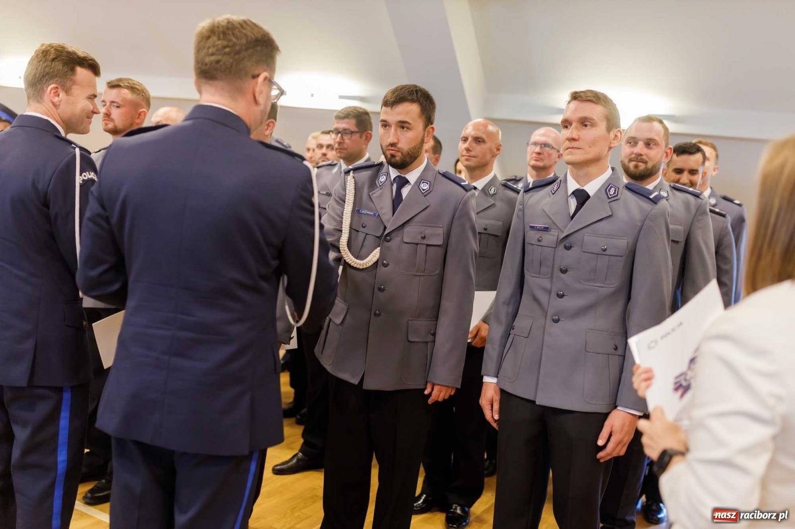 Zdjęcie w galerii na portalu naszraciborz.pl: Święto Policji w raciborskim garnizonie. Na zamku wręczono mianowania na wyższe stopnie wiadomości z regionu