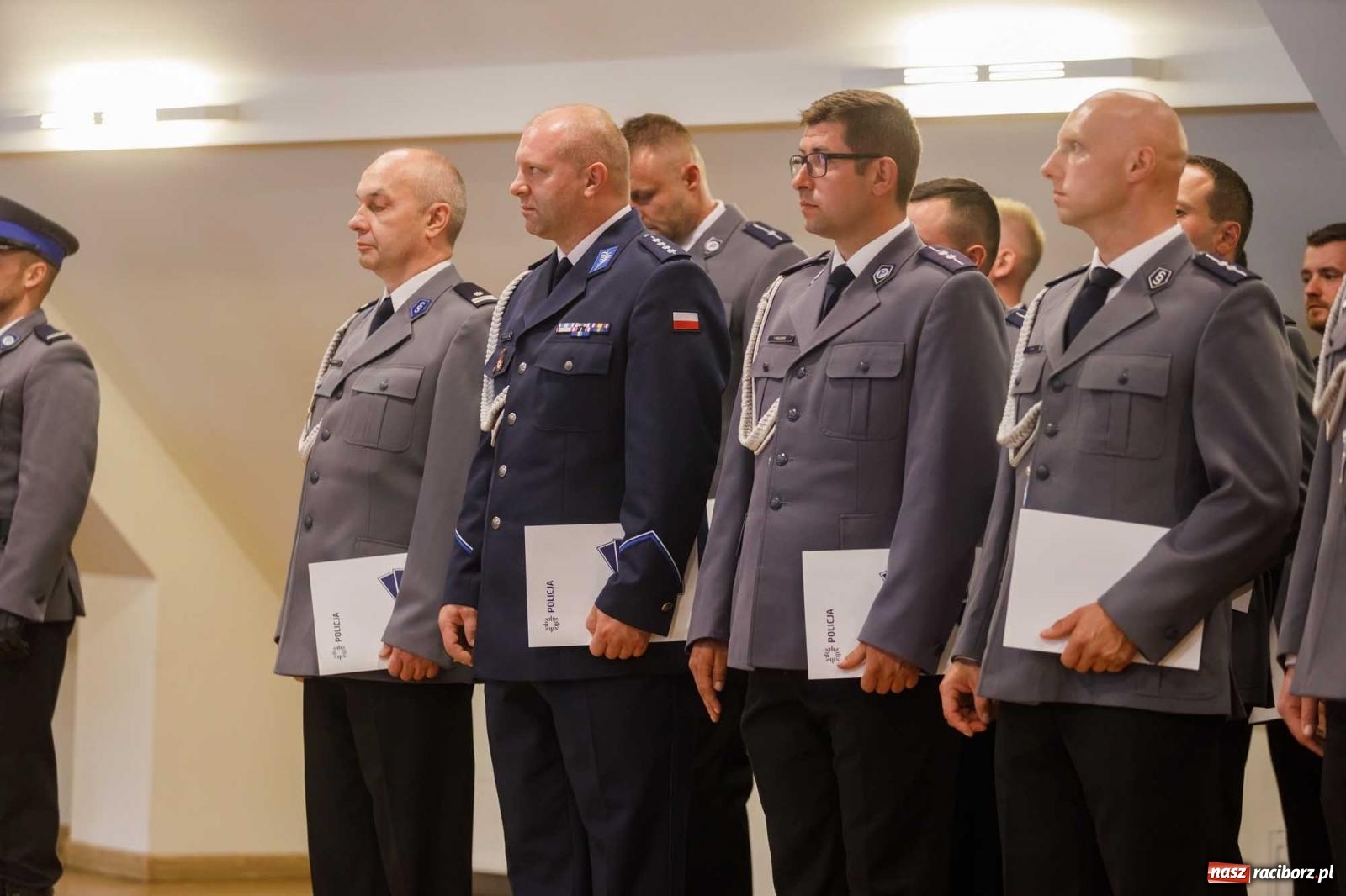 Zdjęcie w galerii na portalu naszraciborz.pl: Święto Policji w raciborskim garnizonie. Na zamku wręczono mianowania na wyższe stopnie wiadomości z regionu