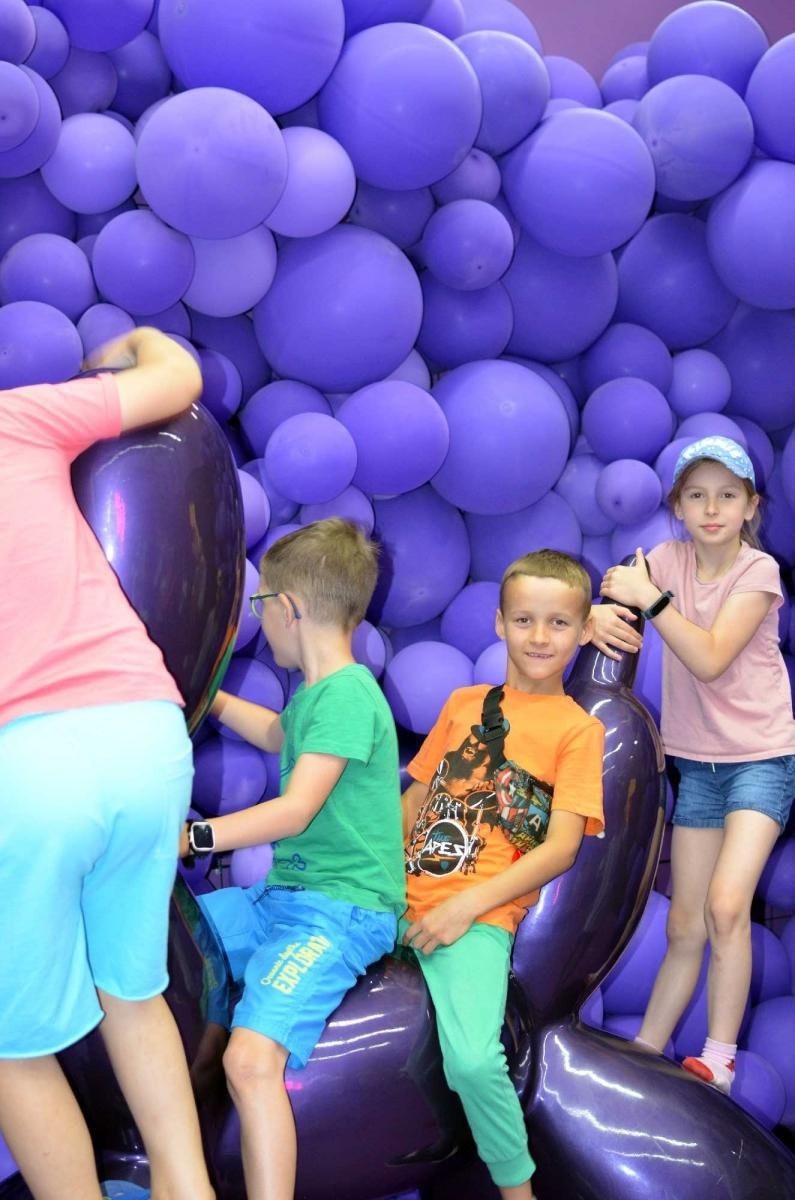 Zdjęcie w galerii na portalu naszraciborz.pl: Fascynująca podróż małych raciborzan w świat kolorów [FOTO] wiadomości z regionu