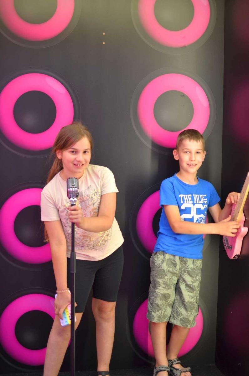 Zdjęcie w galerii na portalu naszraciborz.pl: Fascynująca podróż małych raciborzan w świat kolorów [FOTO] wiadomości z regionu