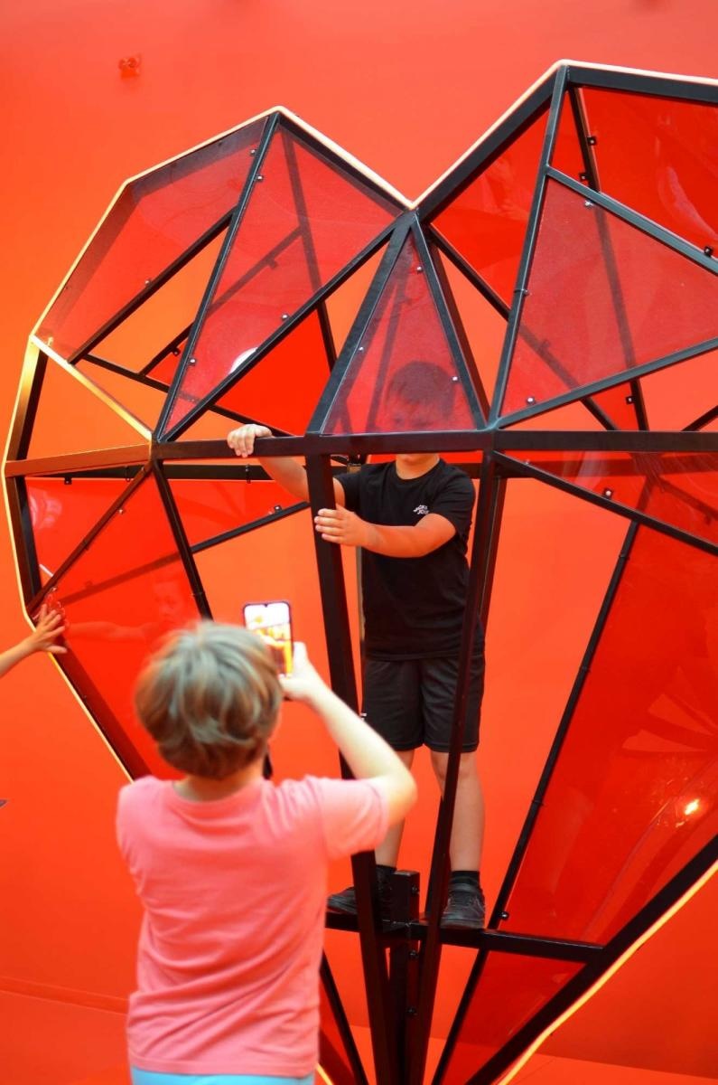 Zdjęcie w galerii na portalu naszraciborz.pl: Fascynująca podróż małych raciborzan w świat kolorów [FOTO] wiadomości z regionu