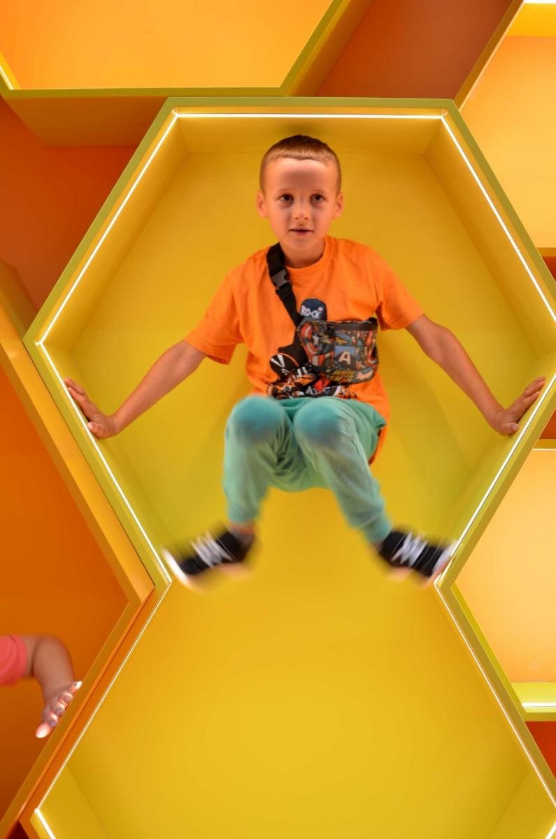 Zdjęcie w galerii na portalu naszraciborz.pl: Fascynująca podróż małych raciborzan w świat kolorów [FOTO] wiadomości z regionu