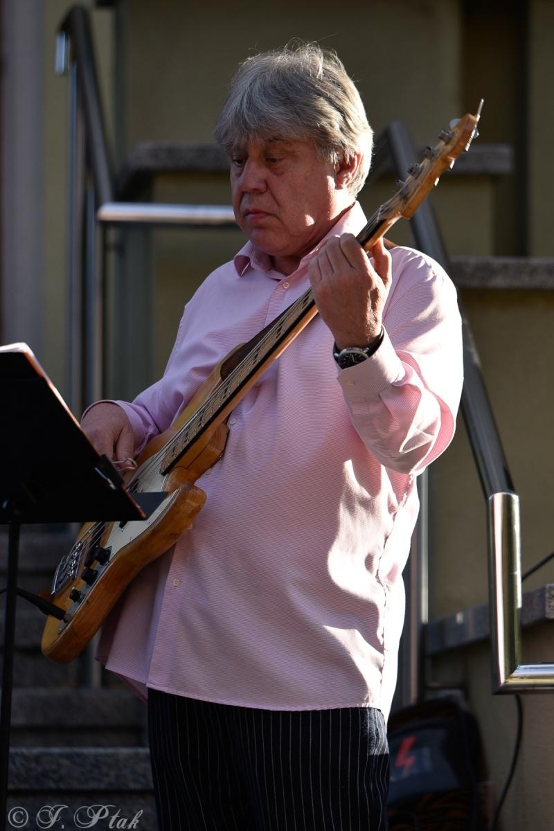 Zdjęcie w galerii na portalu naszraciborz.pl: Pod niebem Paryża - Letni Teatr na Schodach wiadomości z regionu