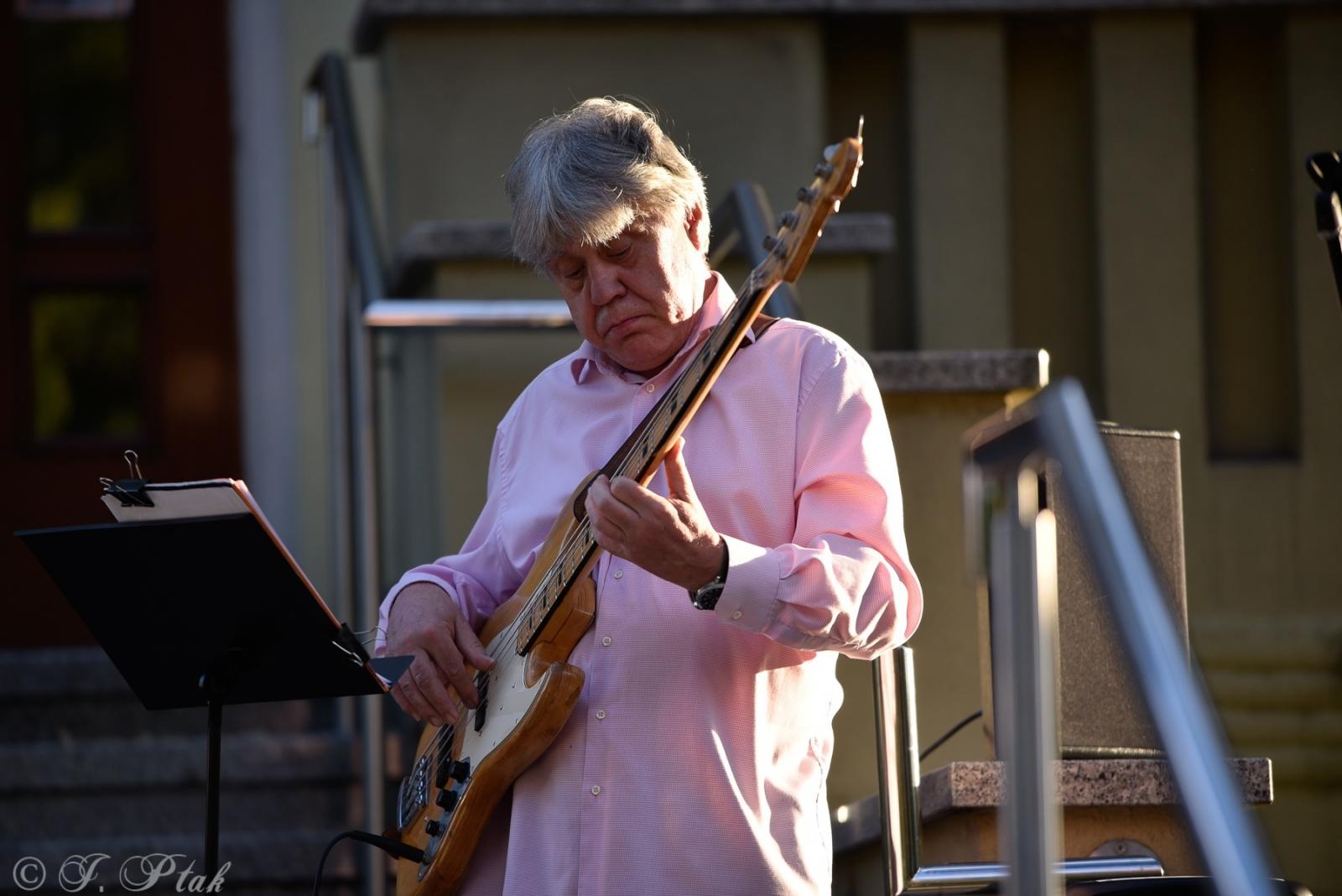 Zdjęcie w galerii na portalu naszraciborz.pl: Pod niebem Paryża - Letni Teatr na Schodach wiadomości z regionu