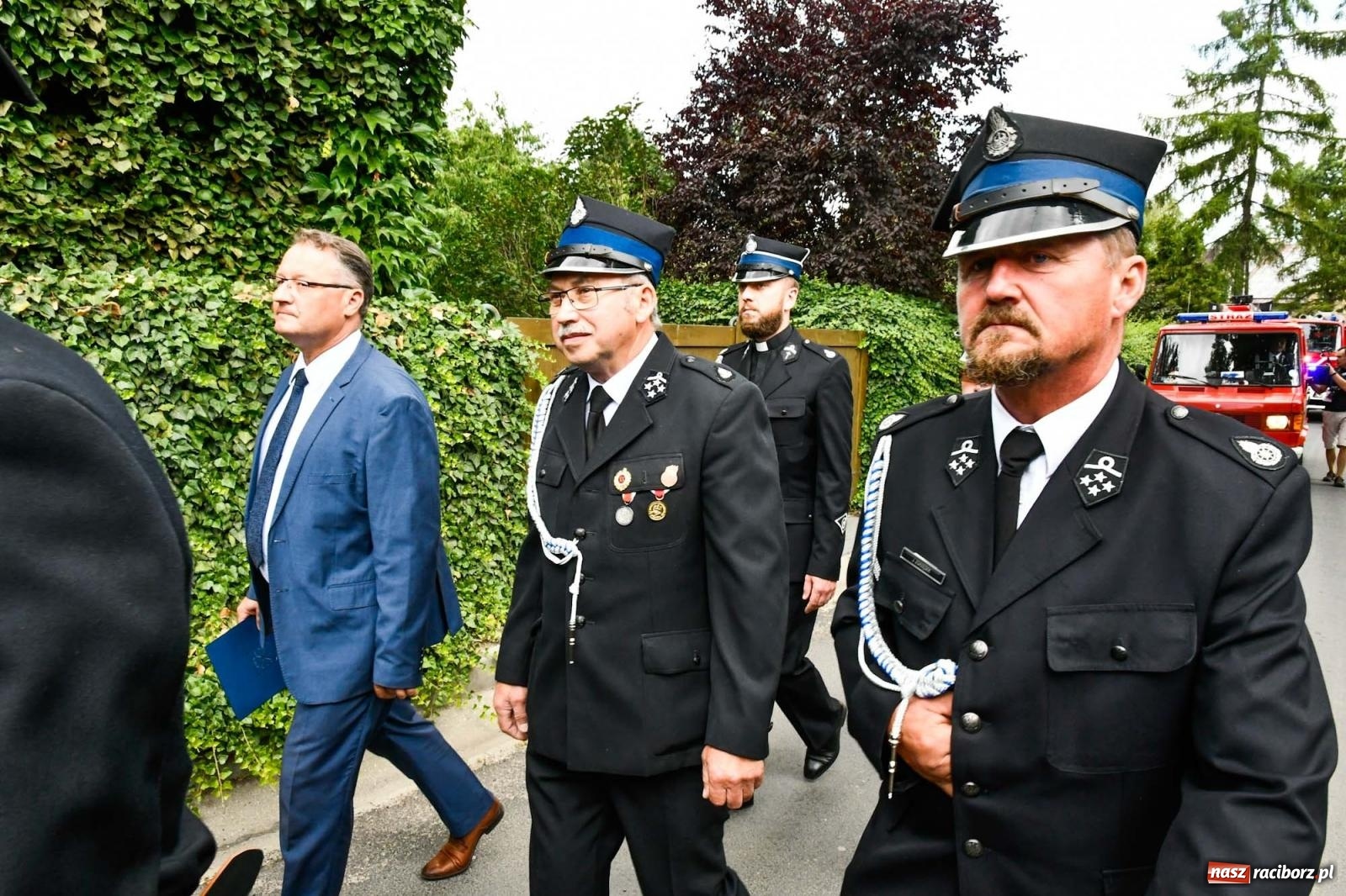 Zdjęcie w galerii na portalu naszraciborz.pl: Druhowie z Gródczanek świętują 90-lecie jednostki. Gmina ufundowała im sztandar wiadomości z regionu