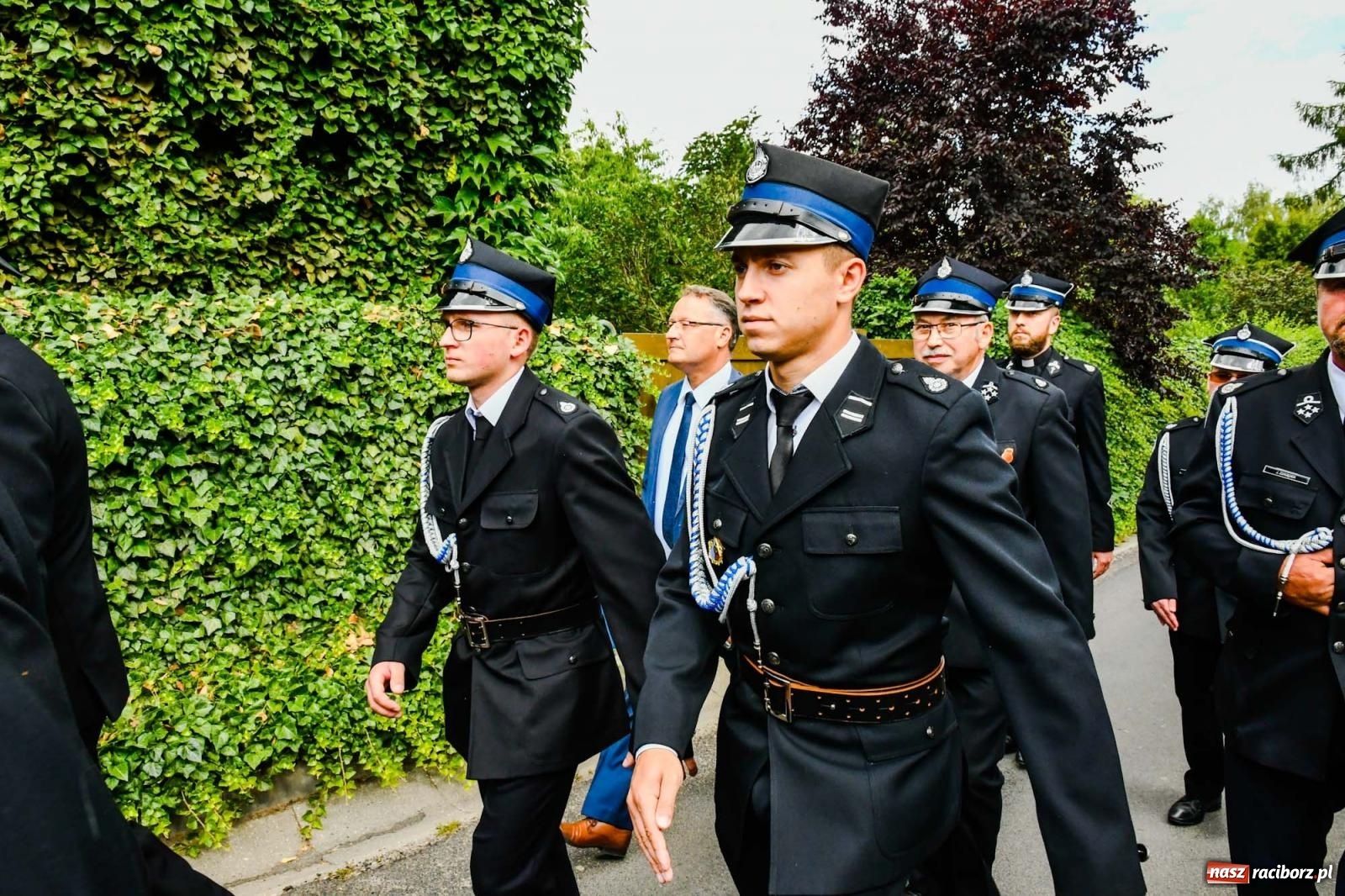 Zdjęcie w galerii na portalu naszraciborz.pl: Druhowie z Gródczanek świętują 90-lecie jednostki. Gmina ufundowała im sztandar wiadomości z regionu