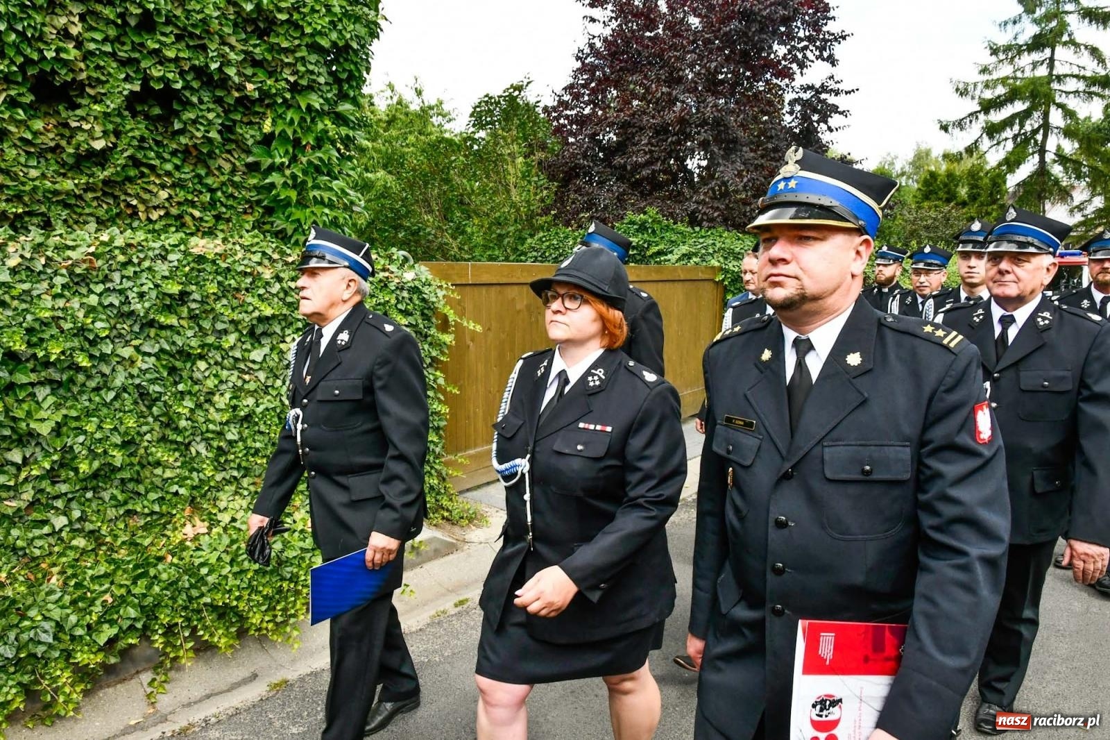 Zdjęcie w galerii na portalu naszraciborz.pl: Druhowie z Gródczanek świętują 90-lecie jednostki. Gmina ufundowała im sztandar wiadomości z regionu