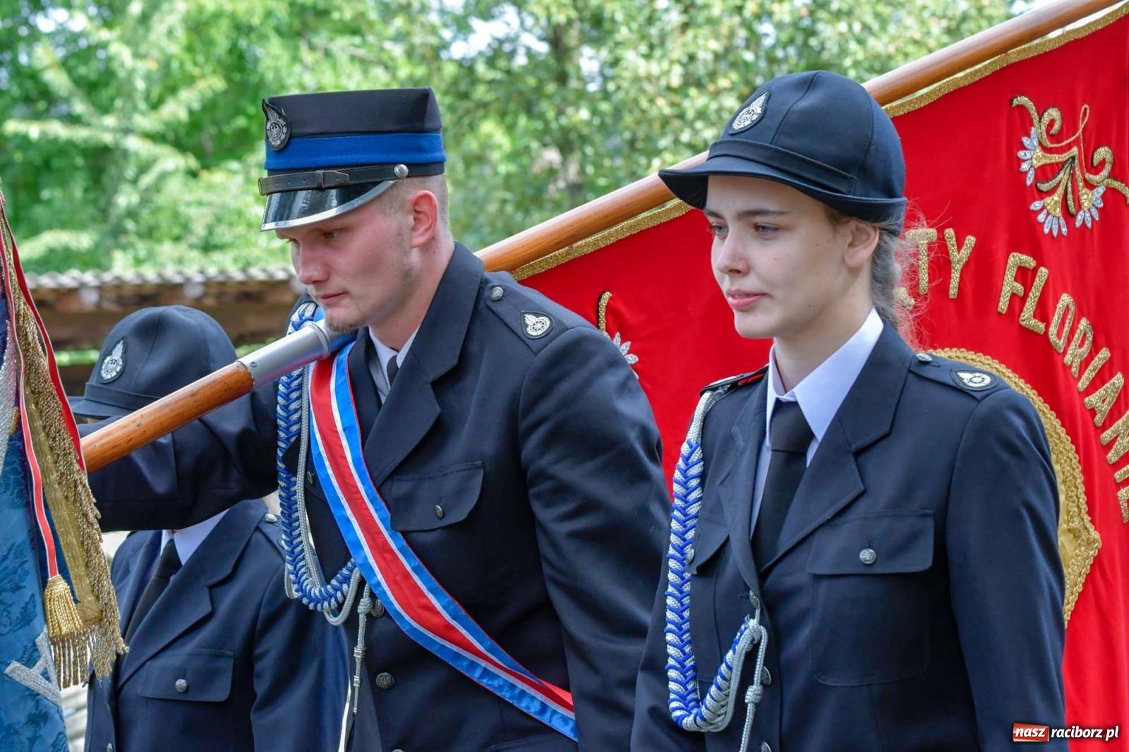 Zdjęcie w galerii na portalu naszraciborz.pl: Druhowie z Gródczanek świętują 90-lecie jednostki. Gmina ufundowała im sztandar wiadomości z regionu