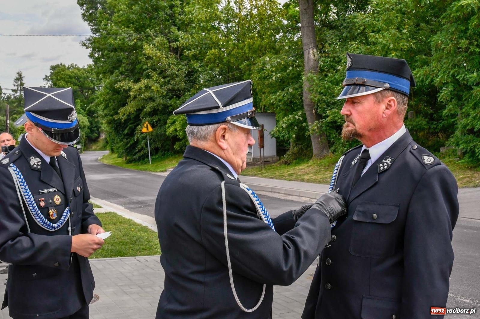 Zdjęcie w galerii na portalu naszraciborz.pl: Druhowie z Gródczanek świętują 90-lecie jednostki. Gmina ufundowała im sztandar wiadomości z regionu