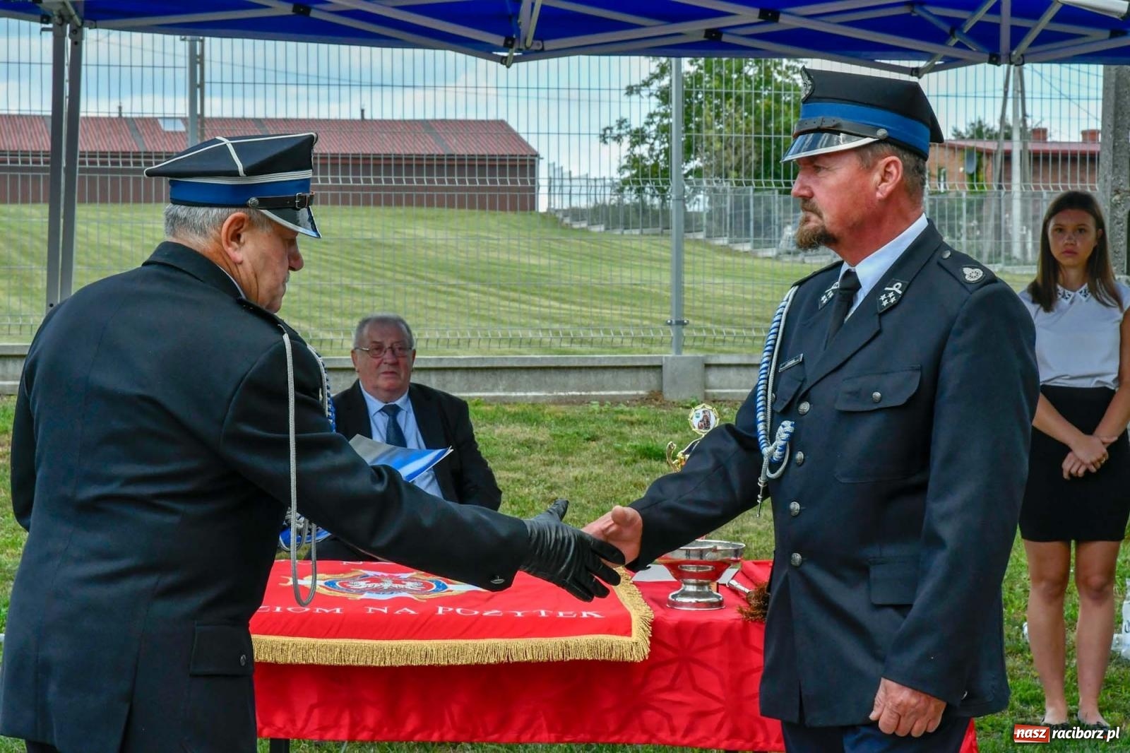 Zdjęcie w galerii na portalu naszraciborz.pl: Druhowie z Gródczanek świętują 90-lecie jednostki. Gmina ufundowała im sztandar wiadomości z regionu