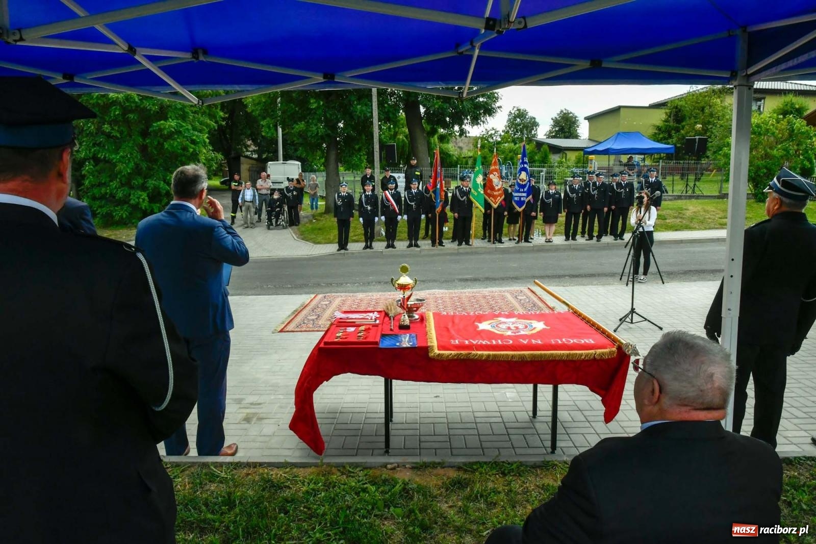 Zdjęcie w galerii na portalu naszraciborz.pl: Druhowie z Gródczanek świętują 90-lecie jednostki. Gmina ufundowała im sztandar wiadomości z regionu