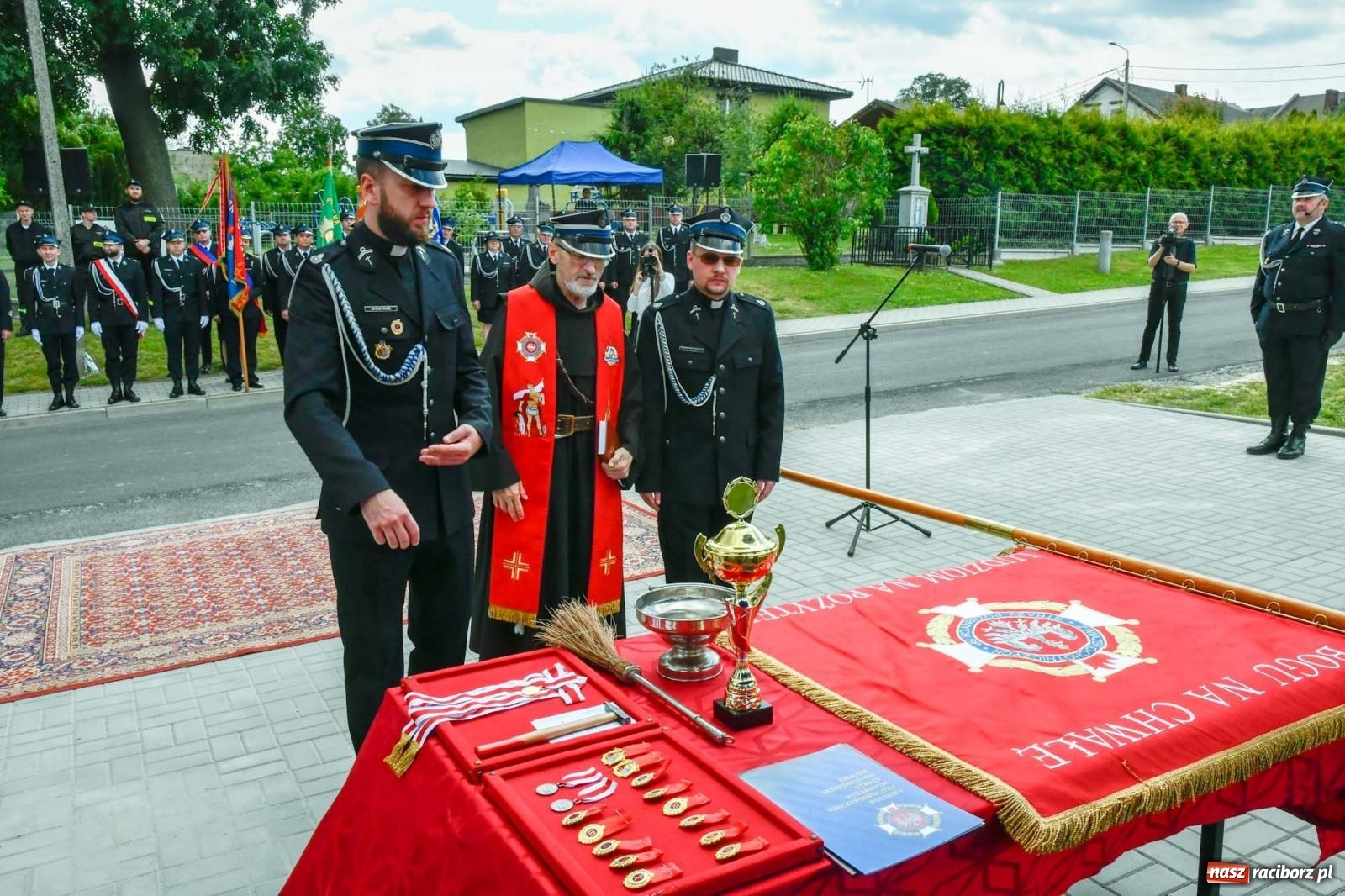 Zdjęcie w galerii na portalu naszraciborz.pl: Druhowie z Gródczanek świętują 90-lecie jednostki. Gmina ufundowała im sztandar wiadomości z regionu