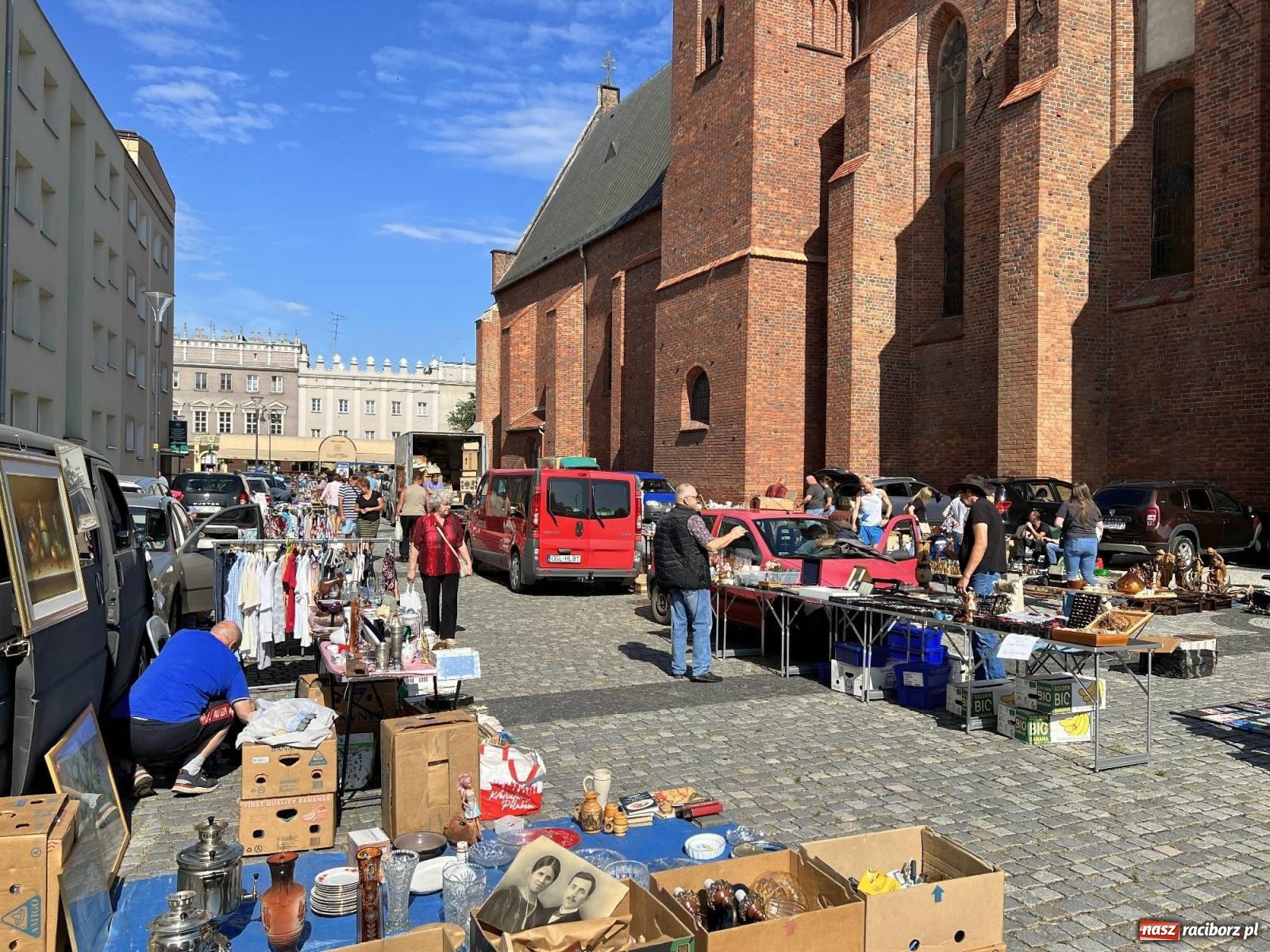 Zdjęcie w galerii na portalu naszraciborz.pl: Raciborski targ staroci odzyskał wigor wiadomości z regionu