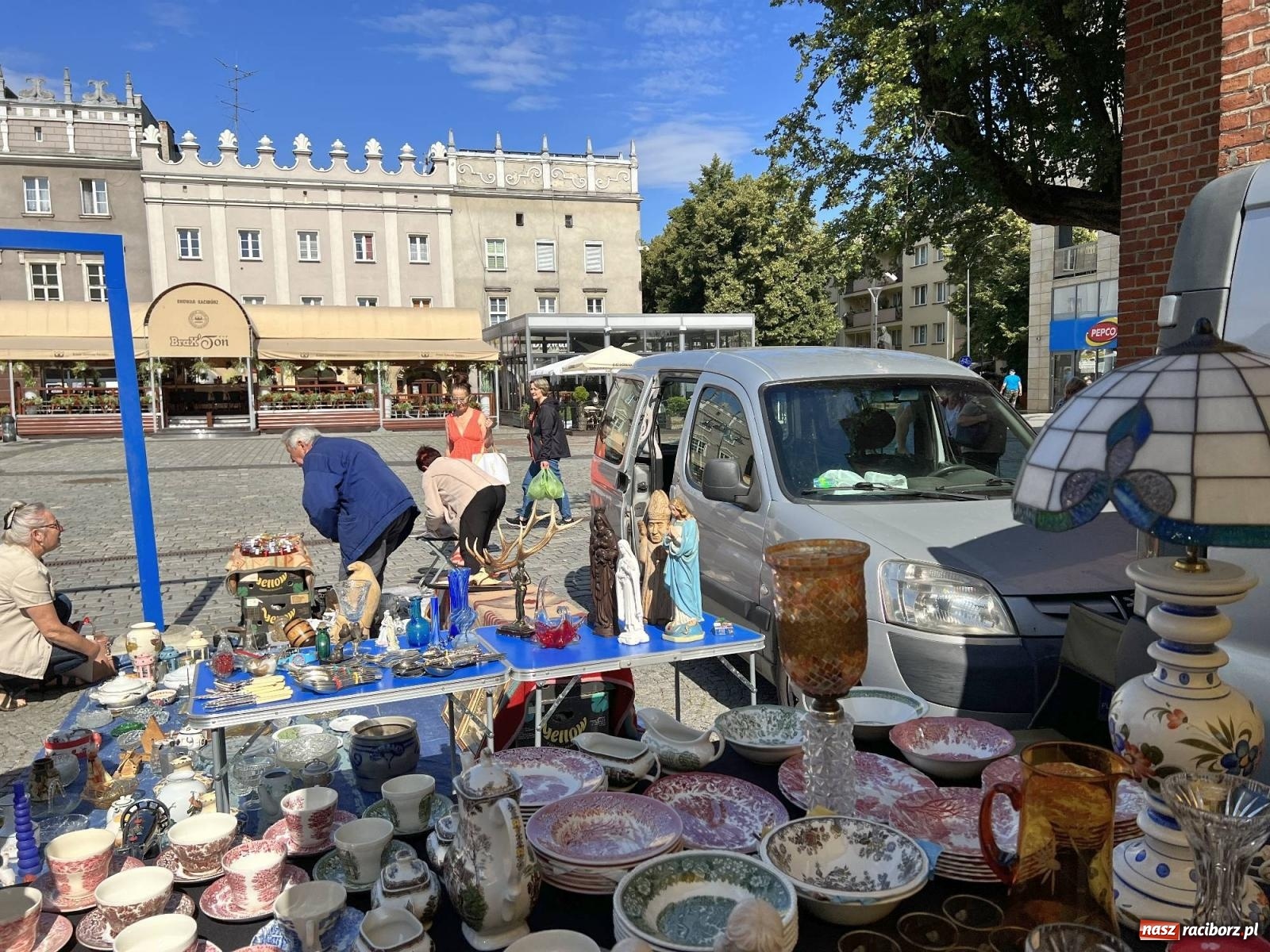Zdjęcie w galerii na portalu naszraciborz.pl: Raciborski targ staroci odzyskał wigor wiadomości z regionu