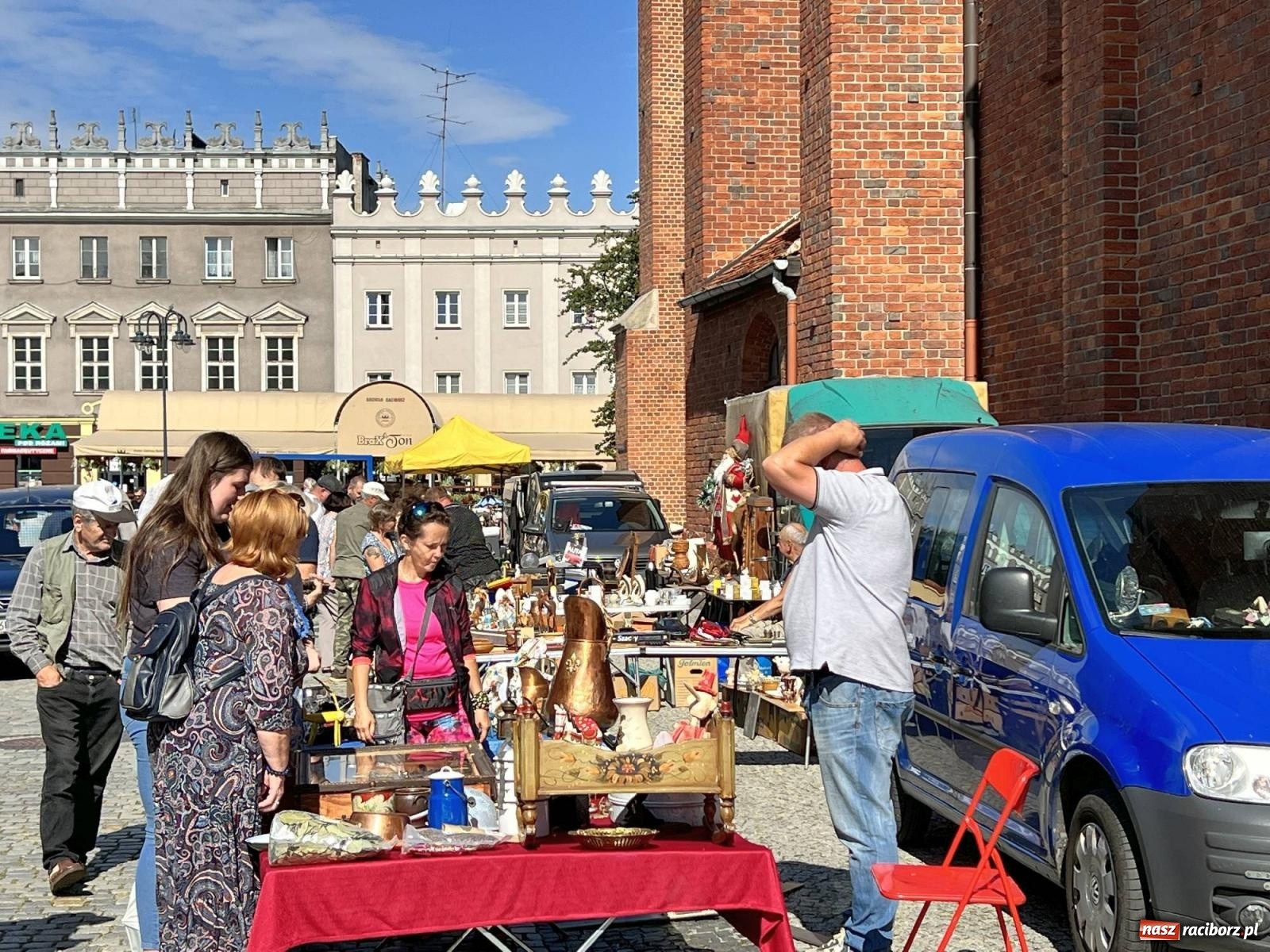Zdjęcie w galerii na portalu naszraciborz.pl: Raciborski targ staroci odzyskał wigor wiadomości z regionu